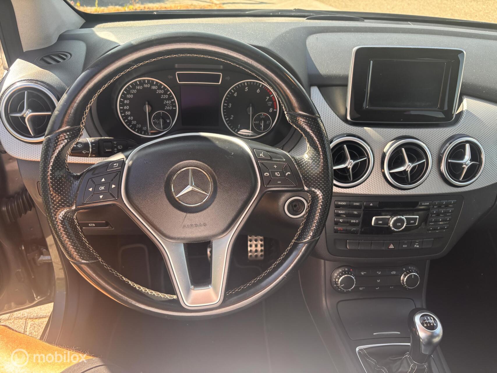Foto van Mercedes-Benz B 180