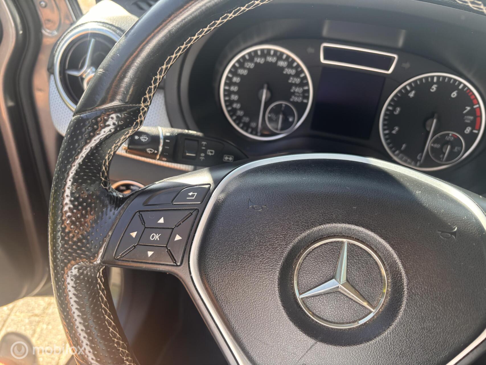 Foto van Mercedes-Benz B 180