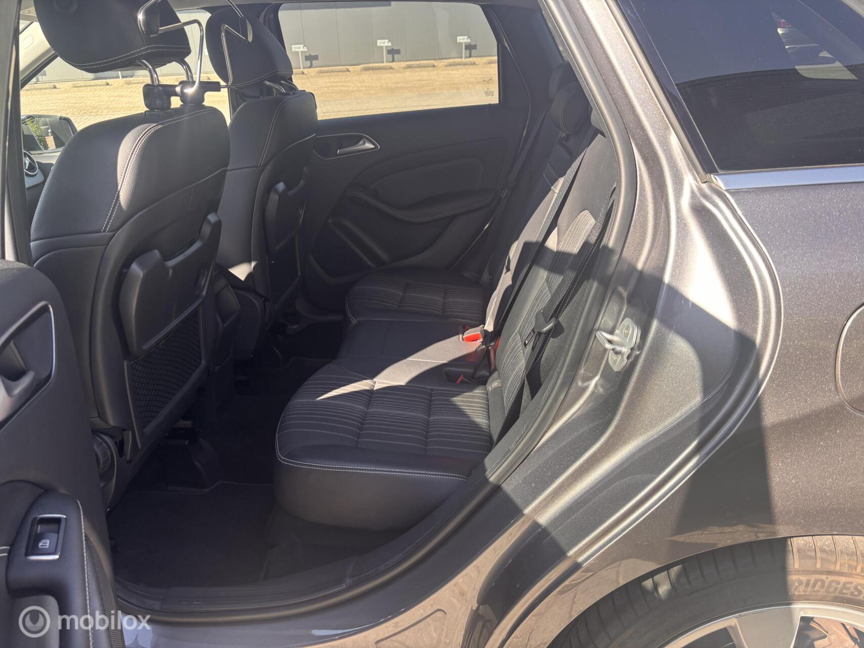 Foto van Mercedes-Benz B 180