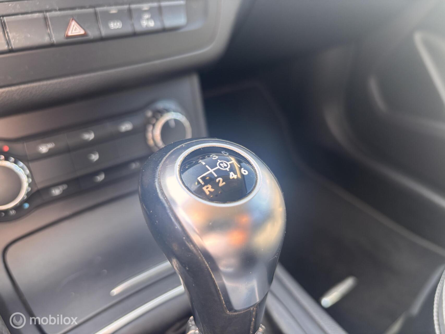 Foto van Mercedes-Benz B 180