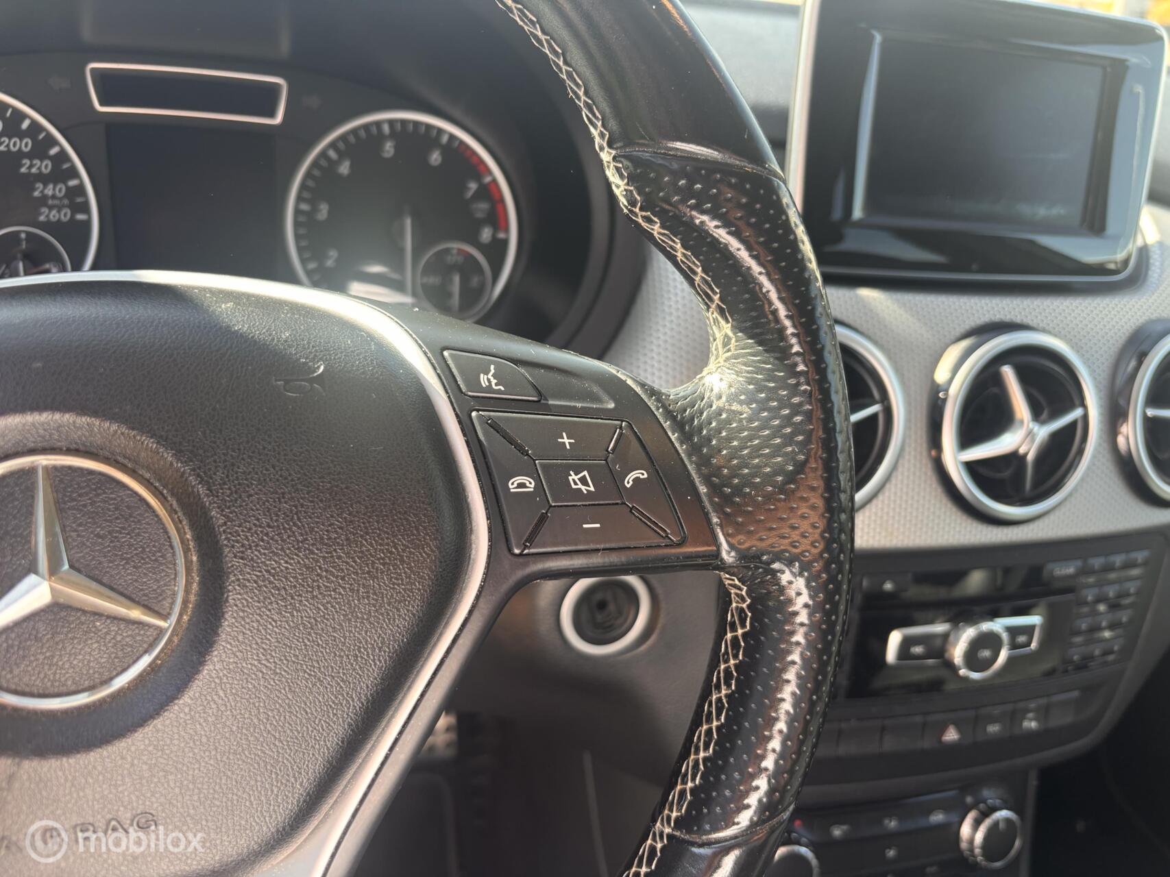 Foto van Mercedes-Benz B 180