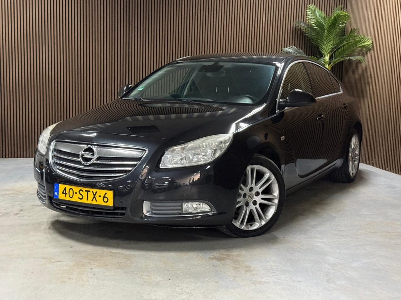 Opel Insignia Limousine HB 1.4 T EcoF. Bns Ed 2011 - voorkant