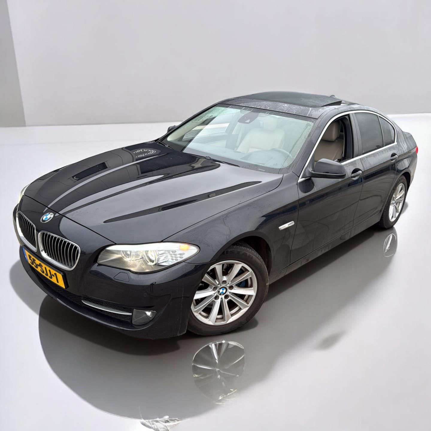 BMW 523i 523i High Executive dakje xenon headup 2011 - voorkant