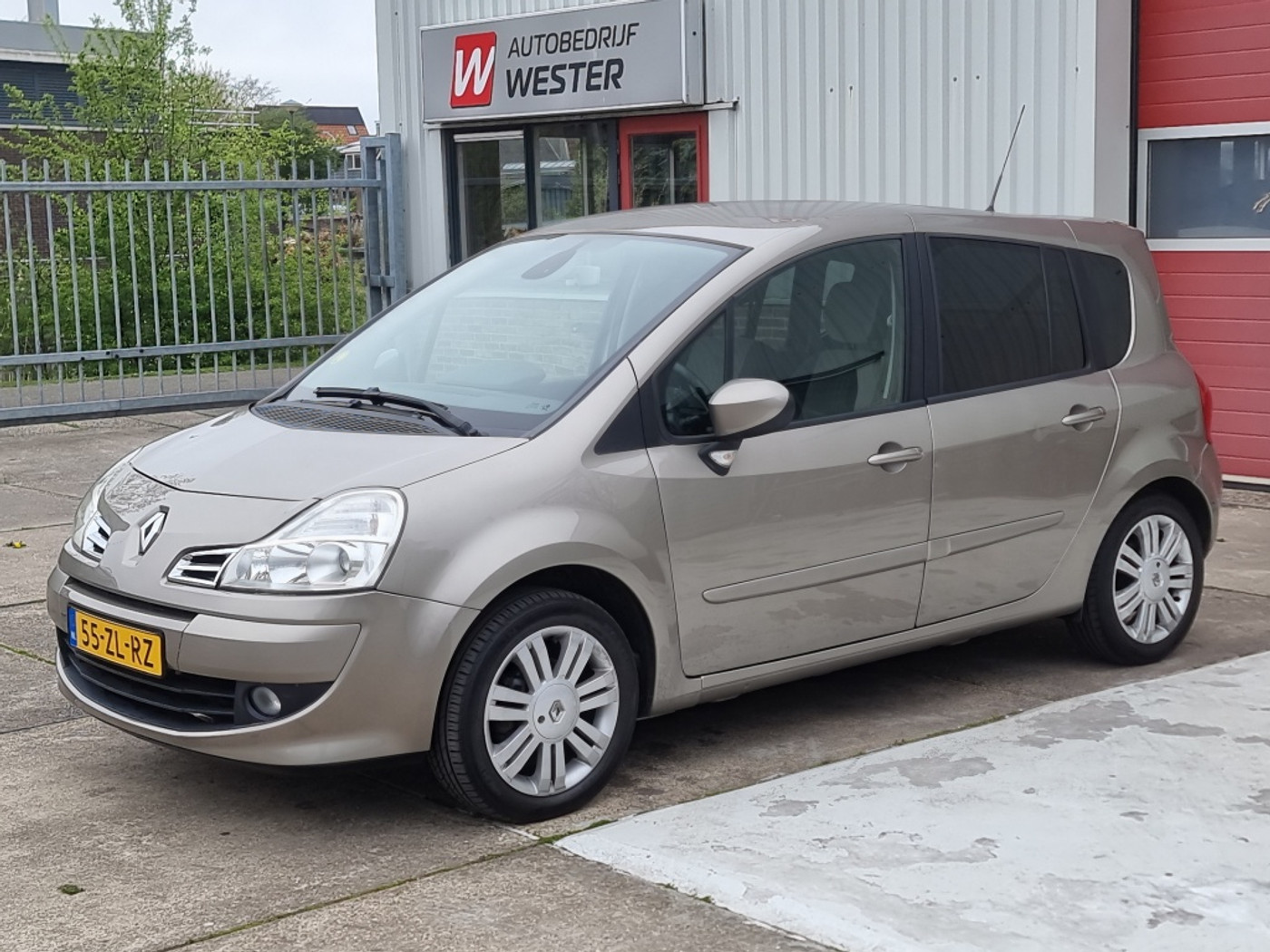 Renault Grand Modus 1.6-16V Dynamique 2008 - voorkant