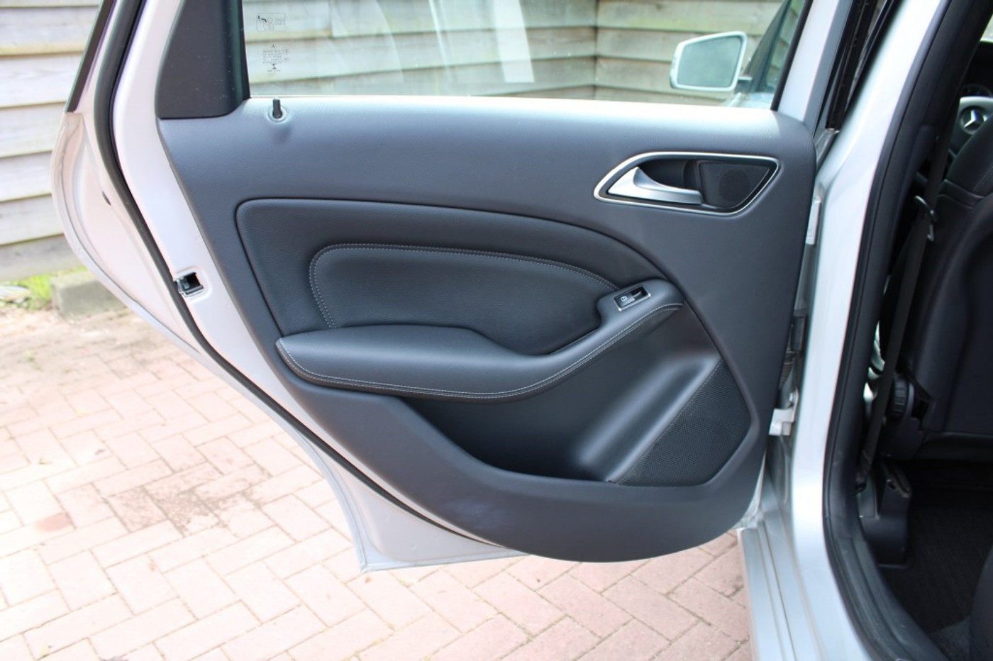 Foto van Mercedes-Benz B 180