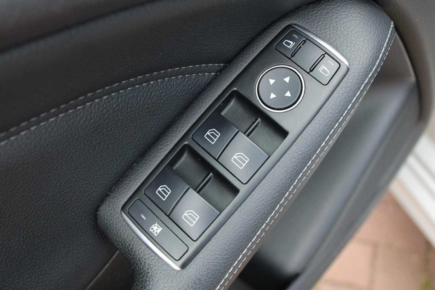 Foto van Mercedes-Benz B 180