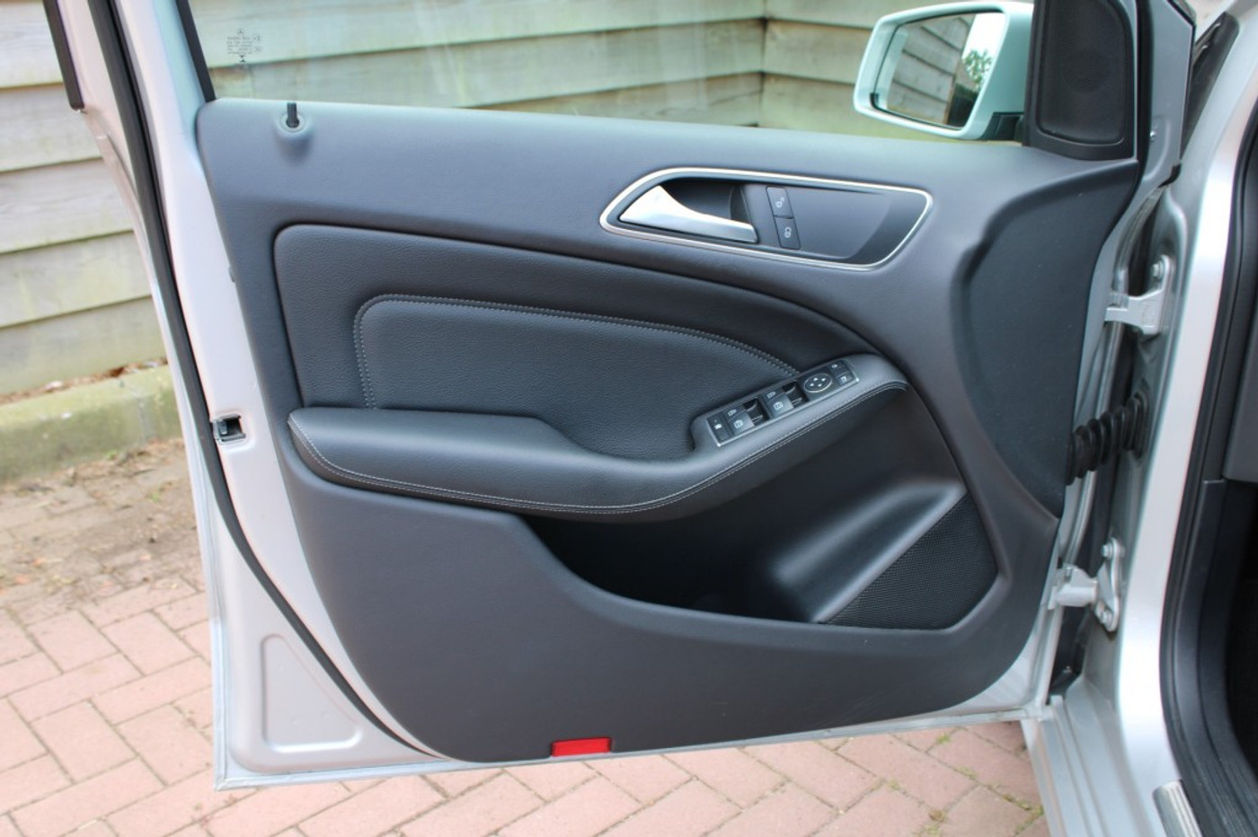 Foto van Mercedes-Benz B 180