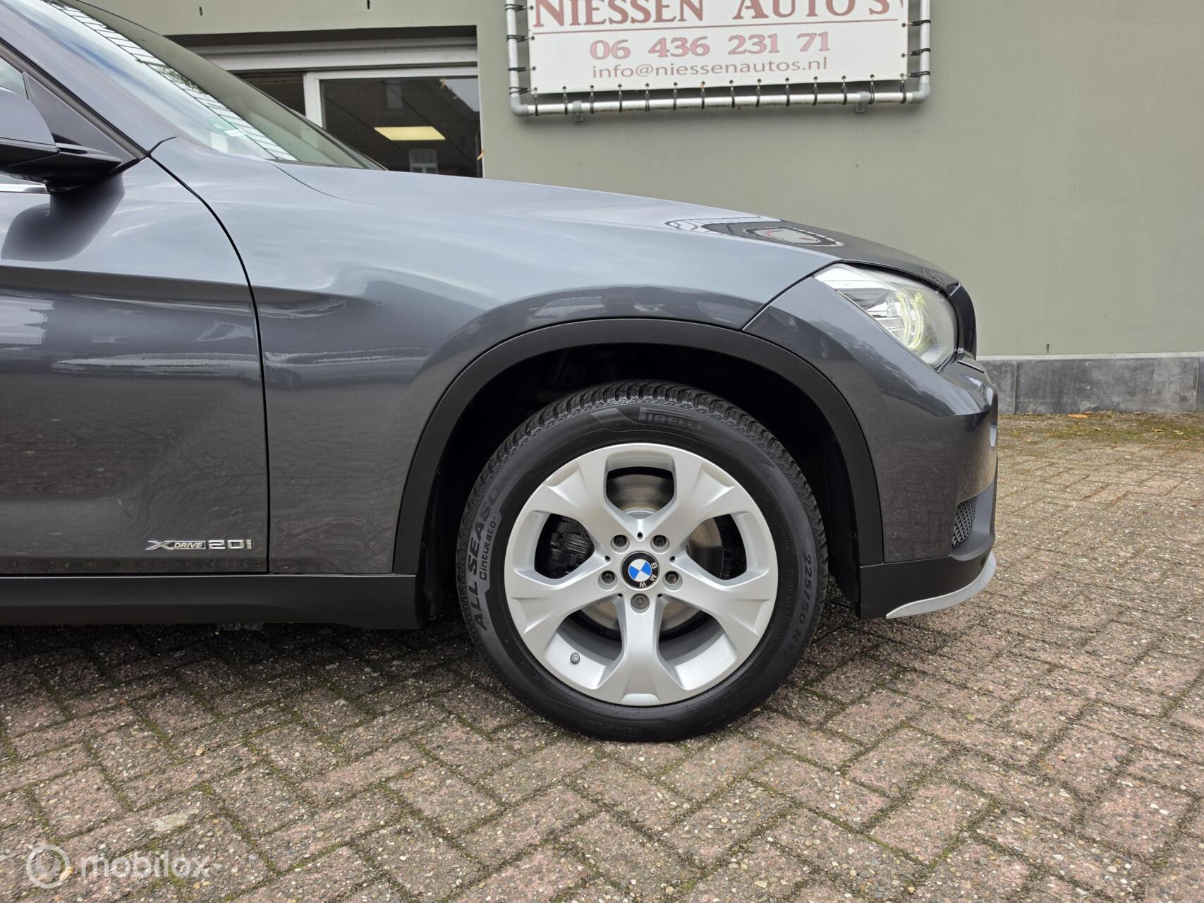 Foto van BMW X1 Xdrive20i