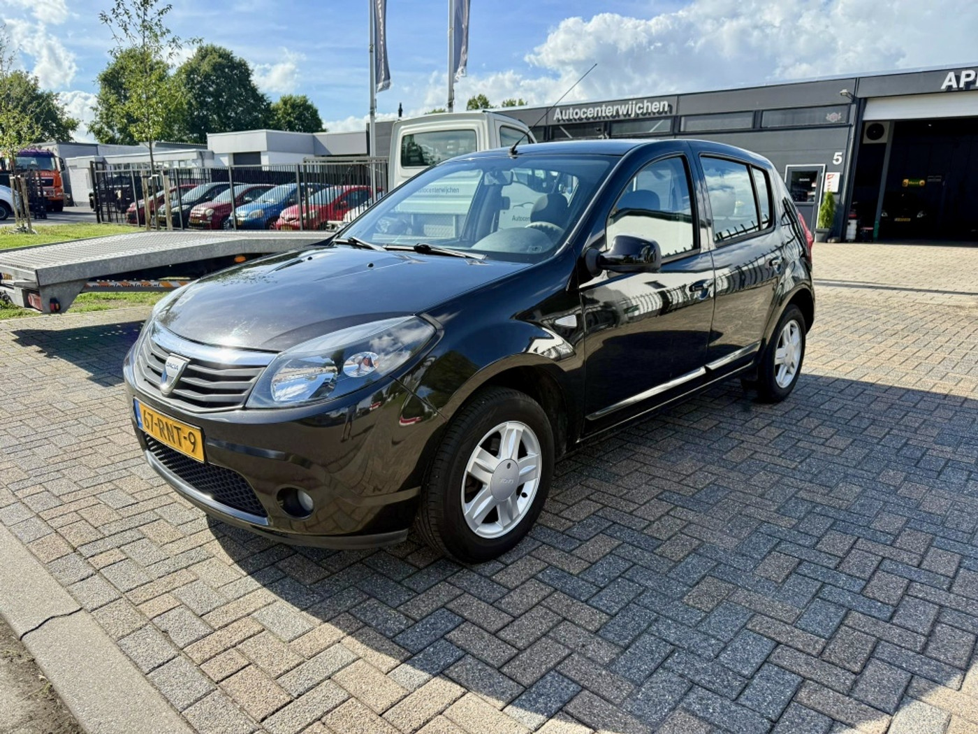 Dacia Sandero 1.2 Blackline - Apk 2011 - voorkant
