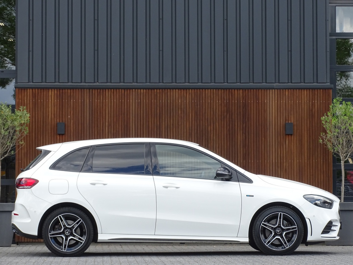 Foto van Mercedes-Benz B 250 E