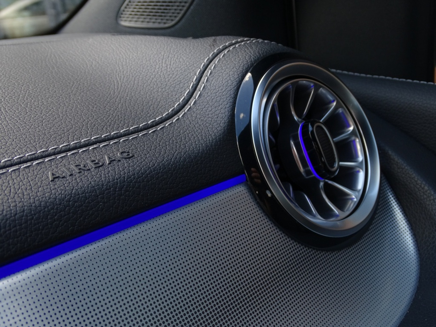 Foto van Mercedes-Benz B 250 E