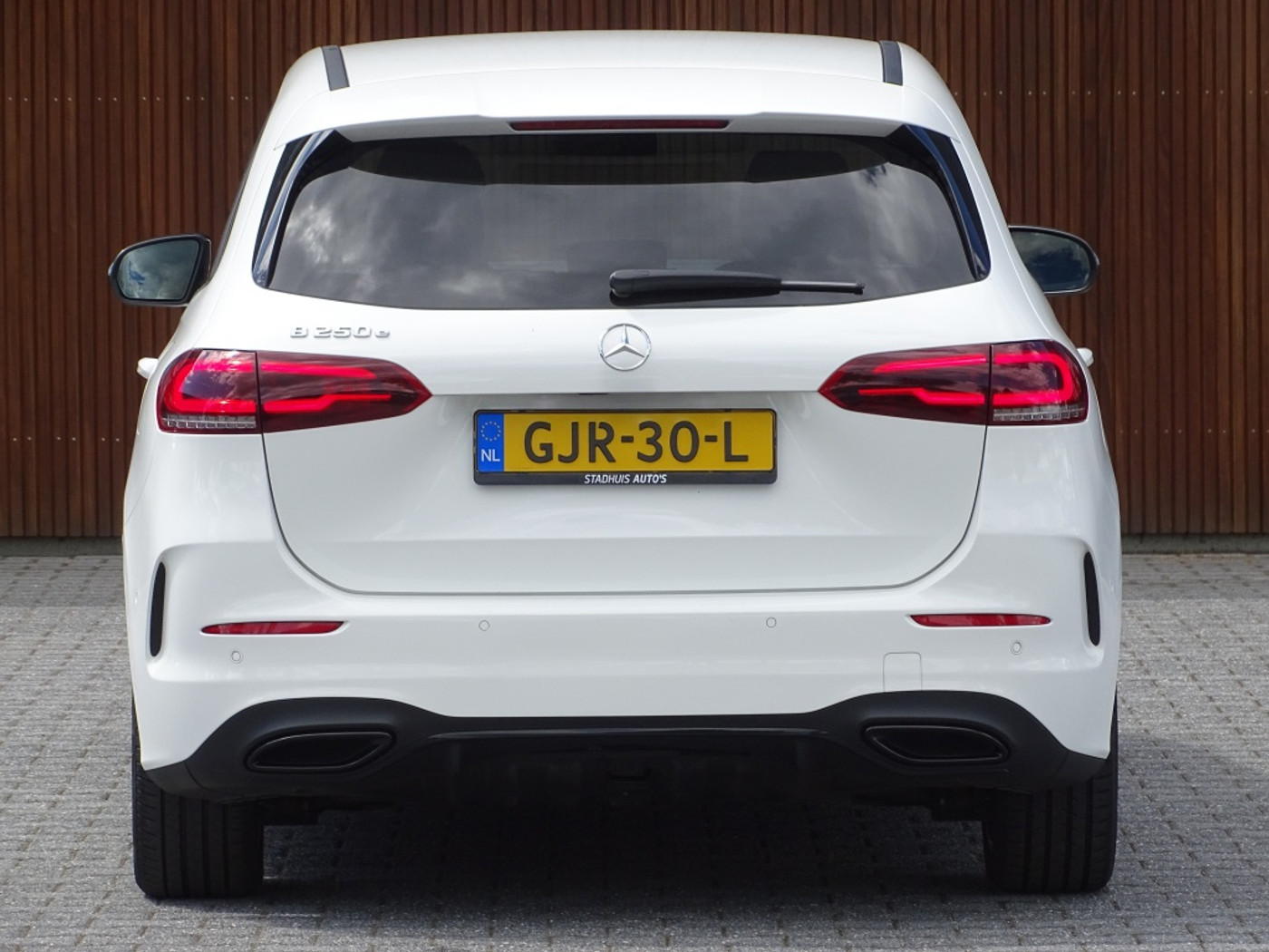 Foto van Mercedes-Benz B 250 E