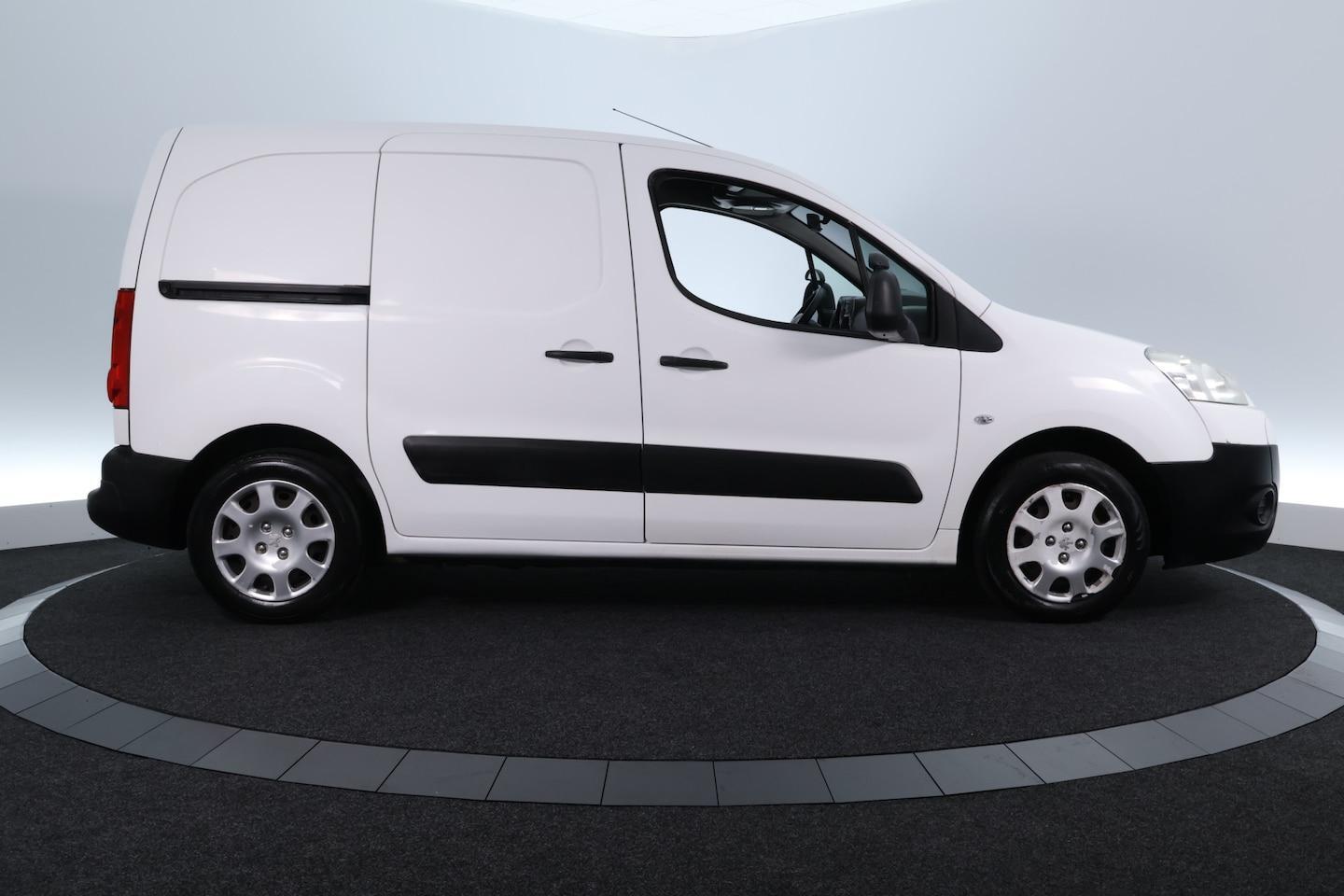 Foto van Peugeot Partner 120 L1 1.6hdif 66kw - 2pl