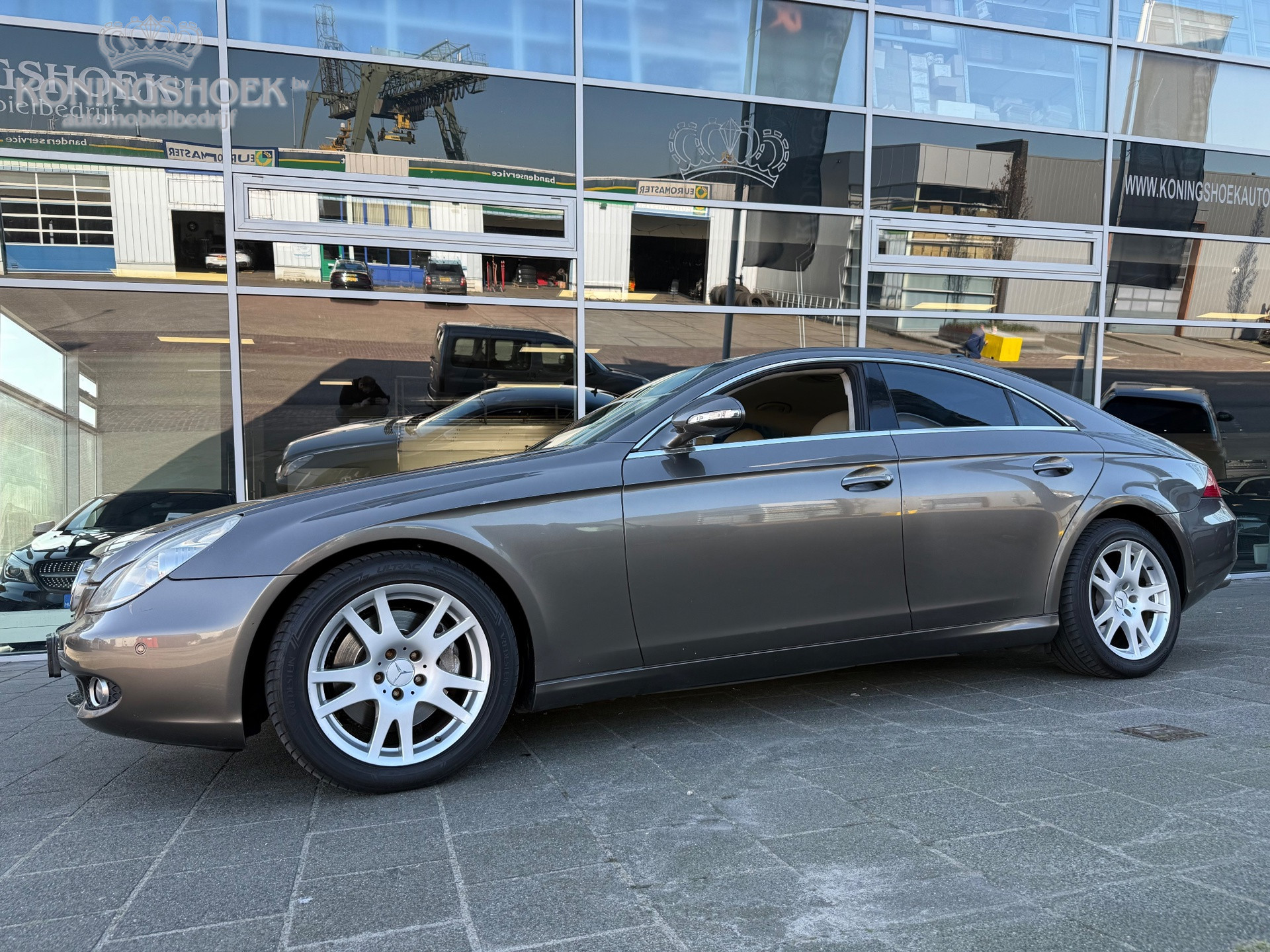 Mercedes-Benz Cls-klasse 350 CGI Youngtimer 2006 - voorkant