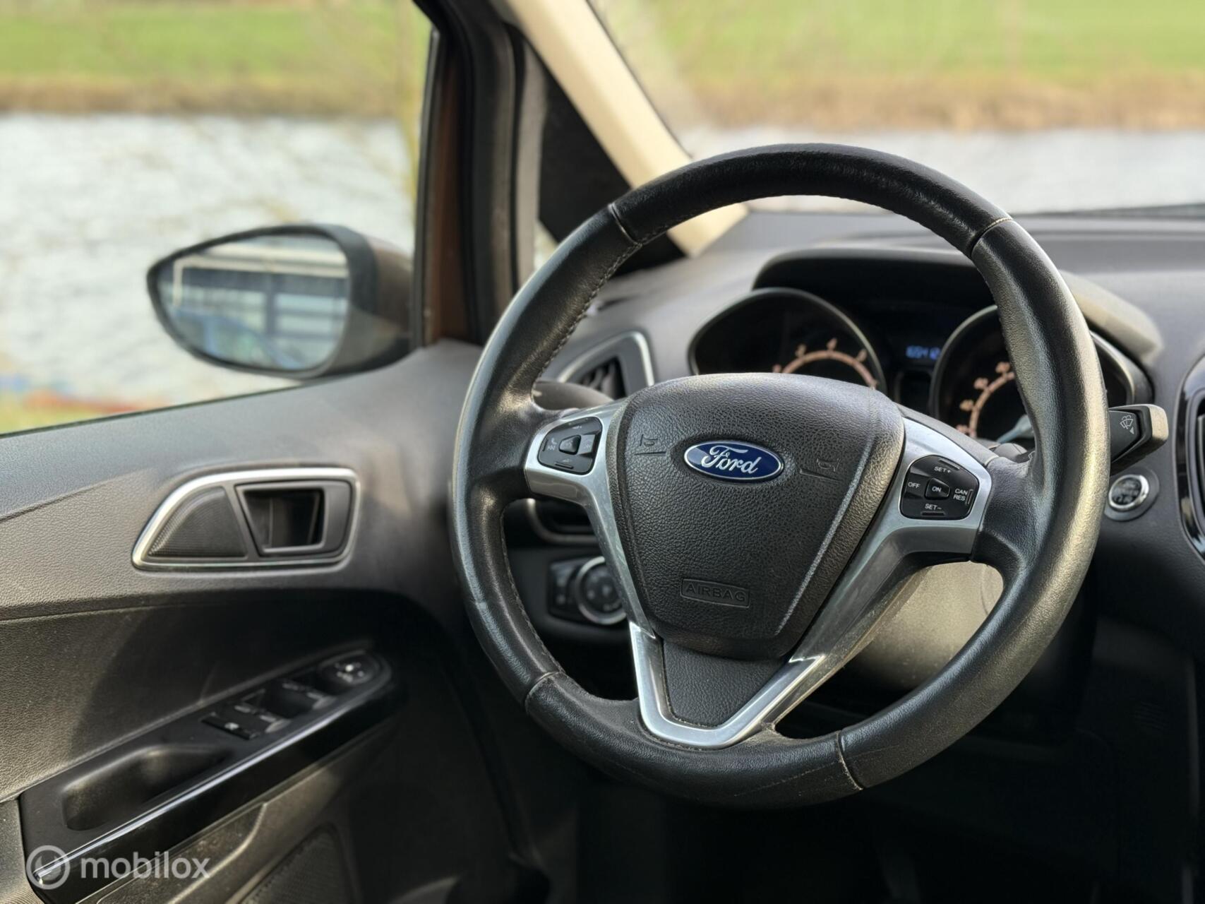 Foto van Ford B-max