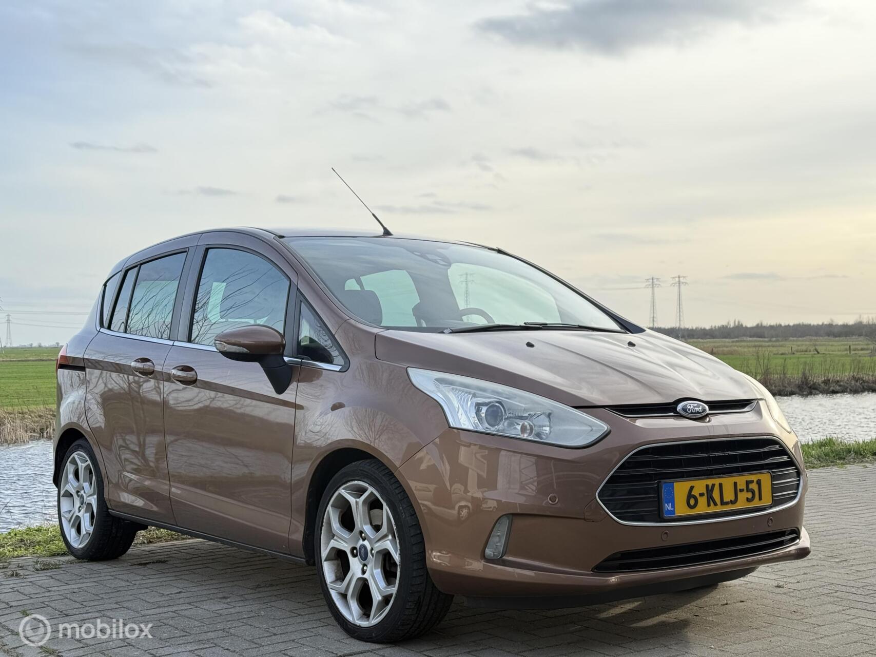 Foto van Ford B-max