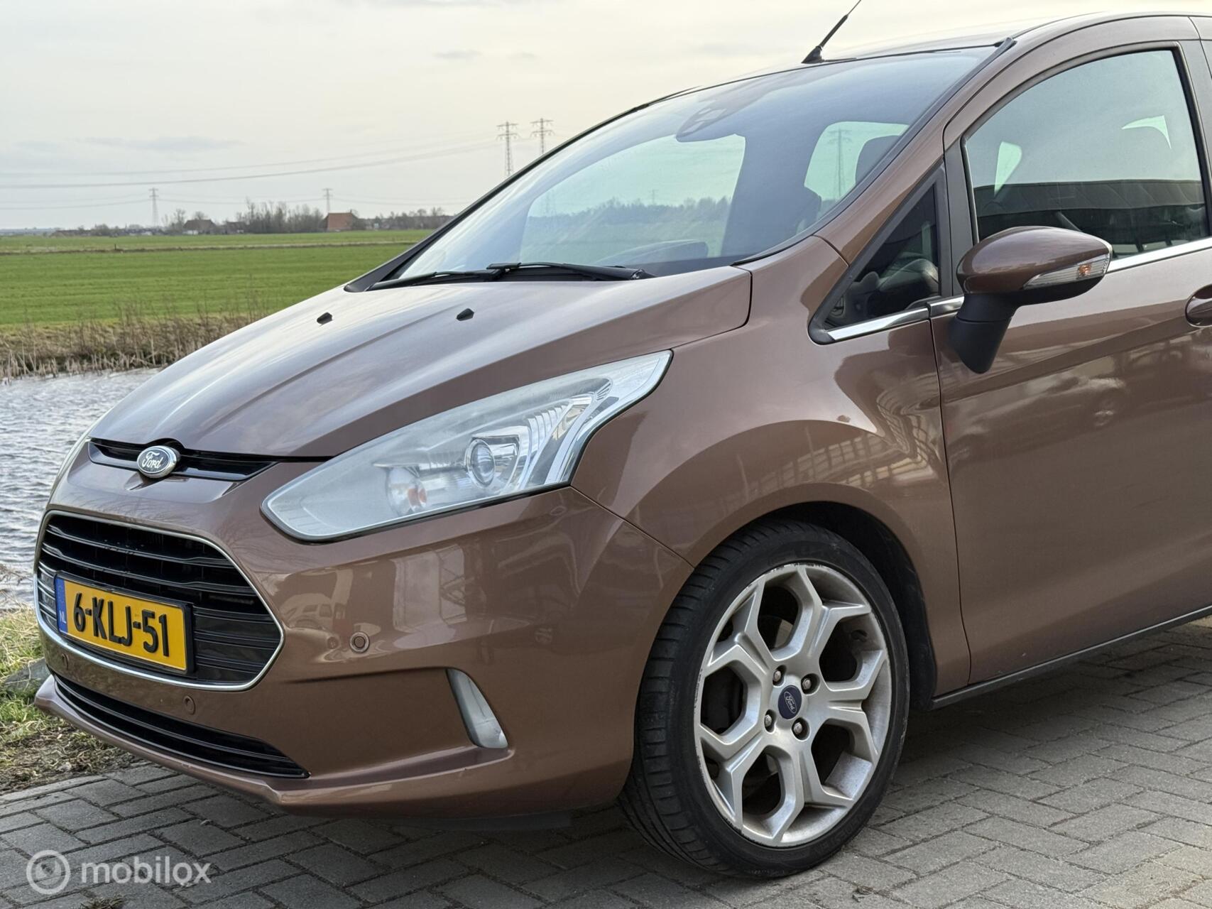 Foto van Ford B-max