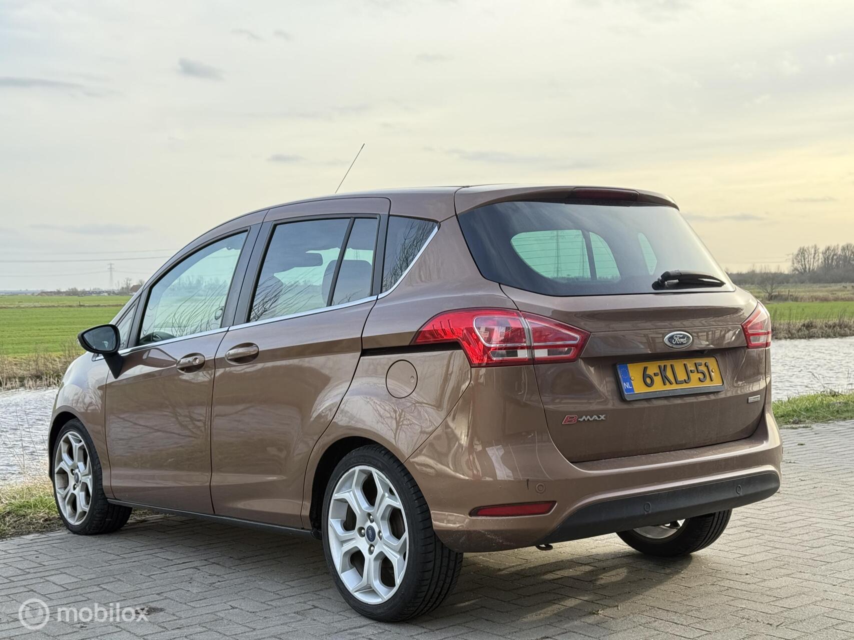 Foto van Ford B-max
