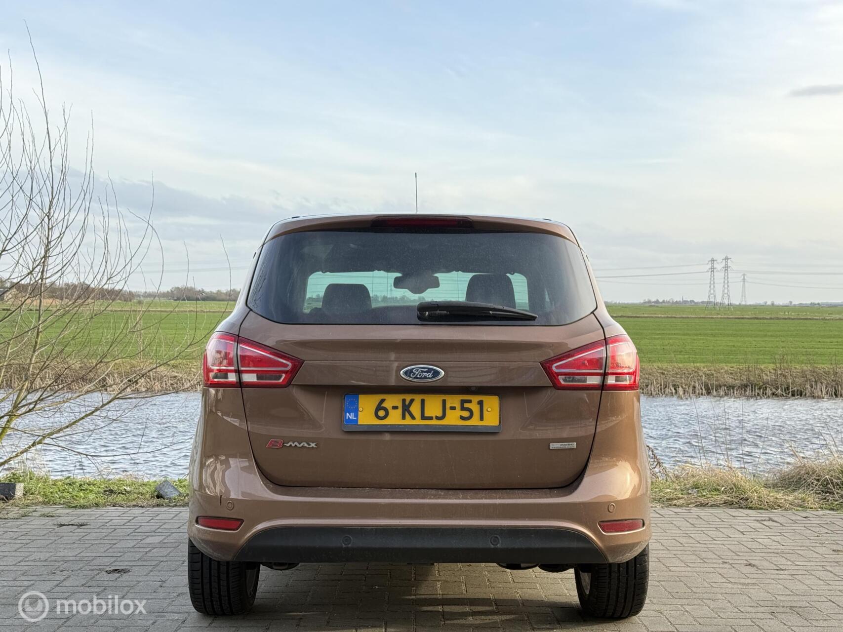 Foto van Ford B-max