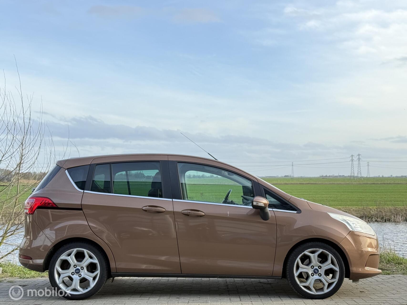 Foto van Ford B-max