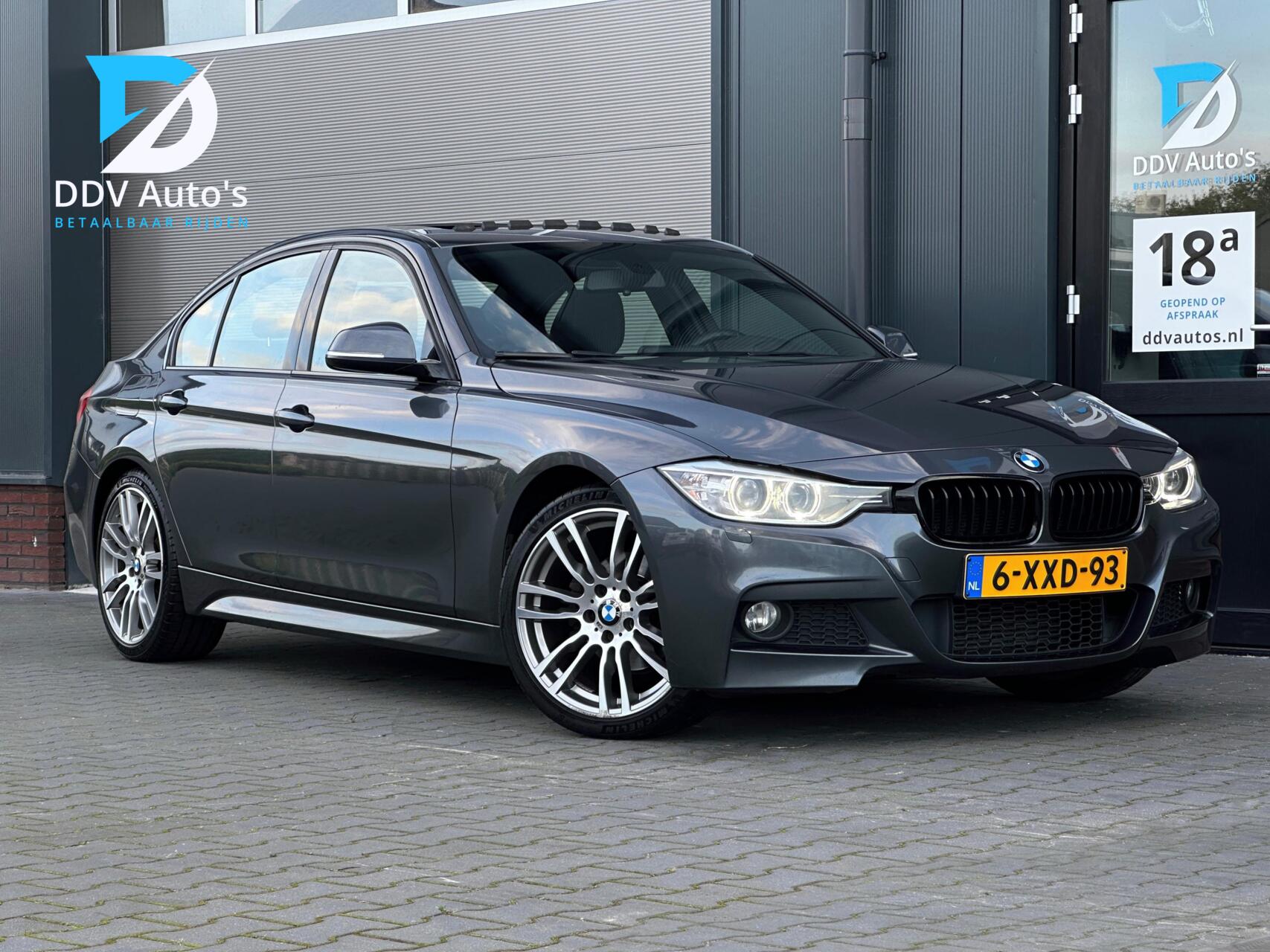 BMW 320i 320i/184pk M Sport Edition|NAP|Dealer|Trekh|Pano|PDC|Cruise|Climate|Alcantara|M Pakket|Xenon|19" LMV 2014 - voorkant