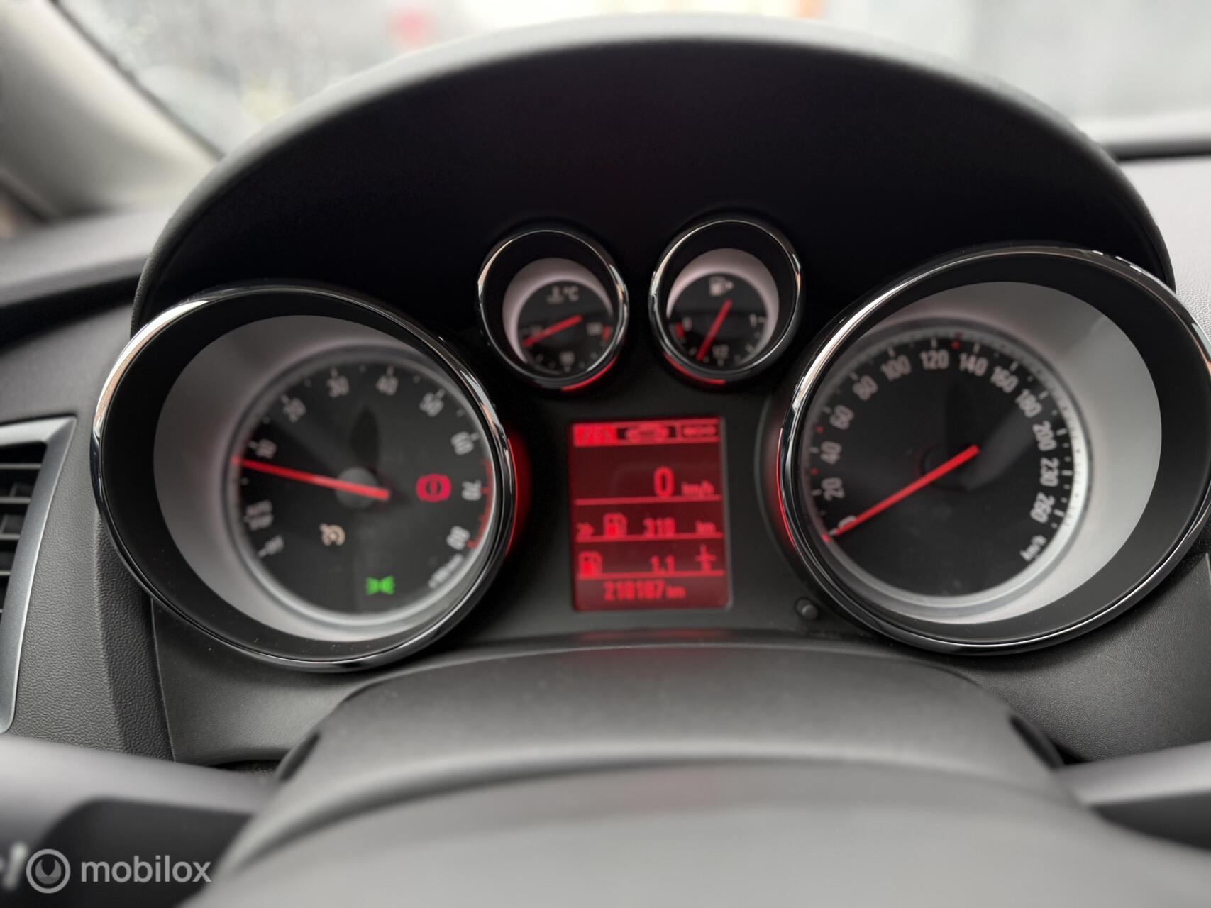 Foto van Opel Astra Notchback