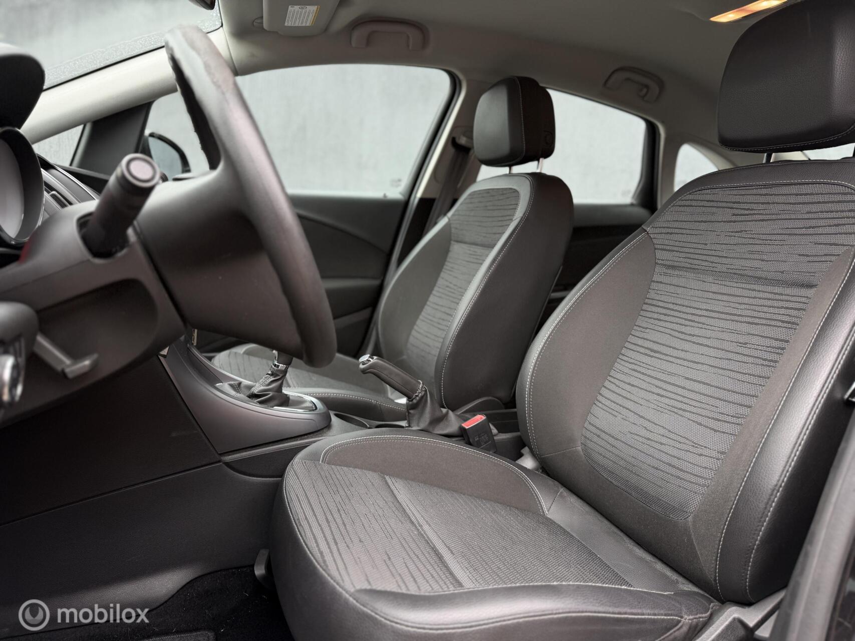 Foto van Opel Astra Notchback