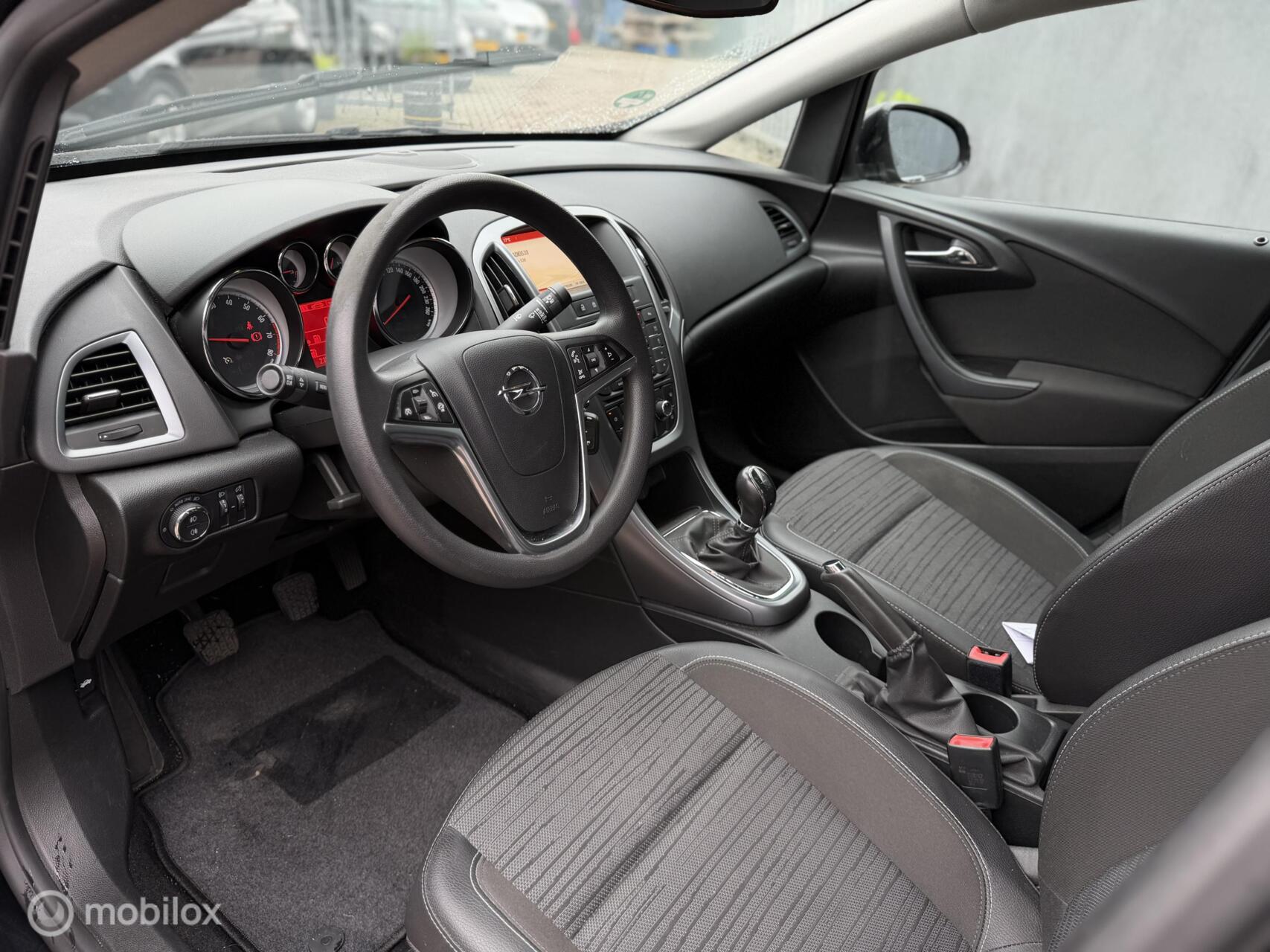 Foto van Opel Astra Notchback