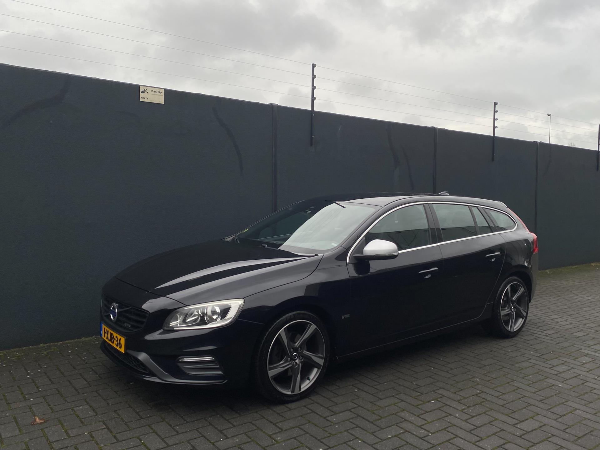 Volvo V60 2.0 D4 R-Design RIJDT NIEUW-ZEER SUPER-XENON-181PK 2014 - voorkant
