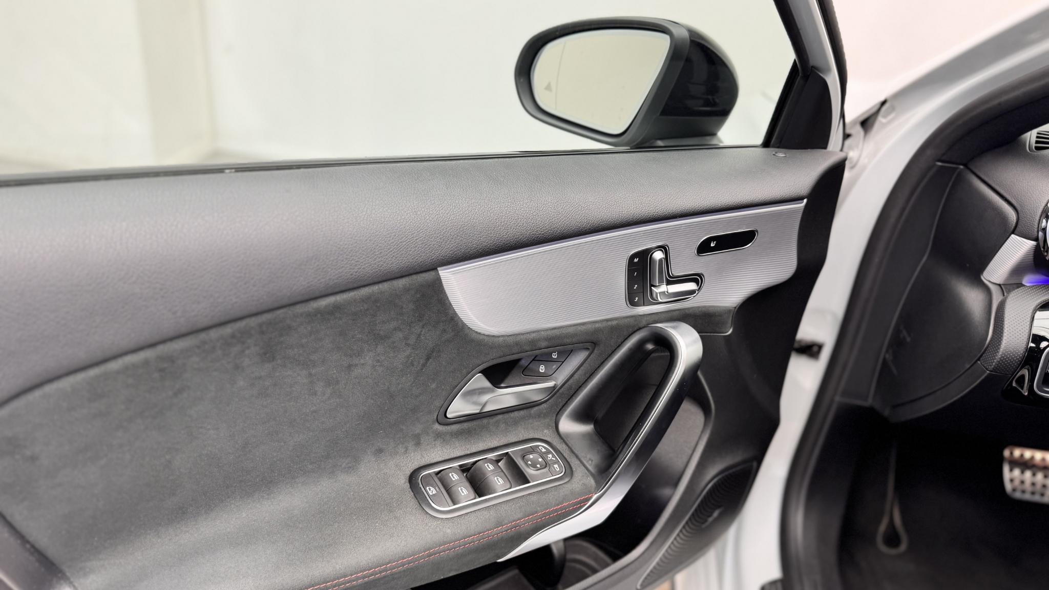 Foto van Mercedes-Benz AMG A 45