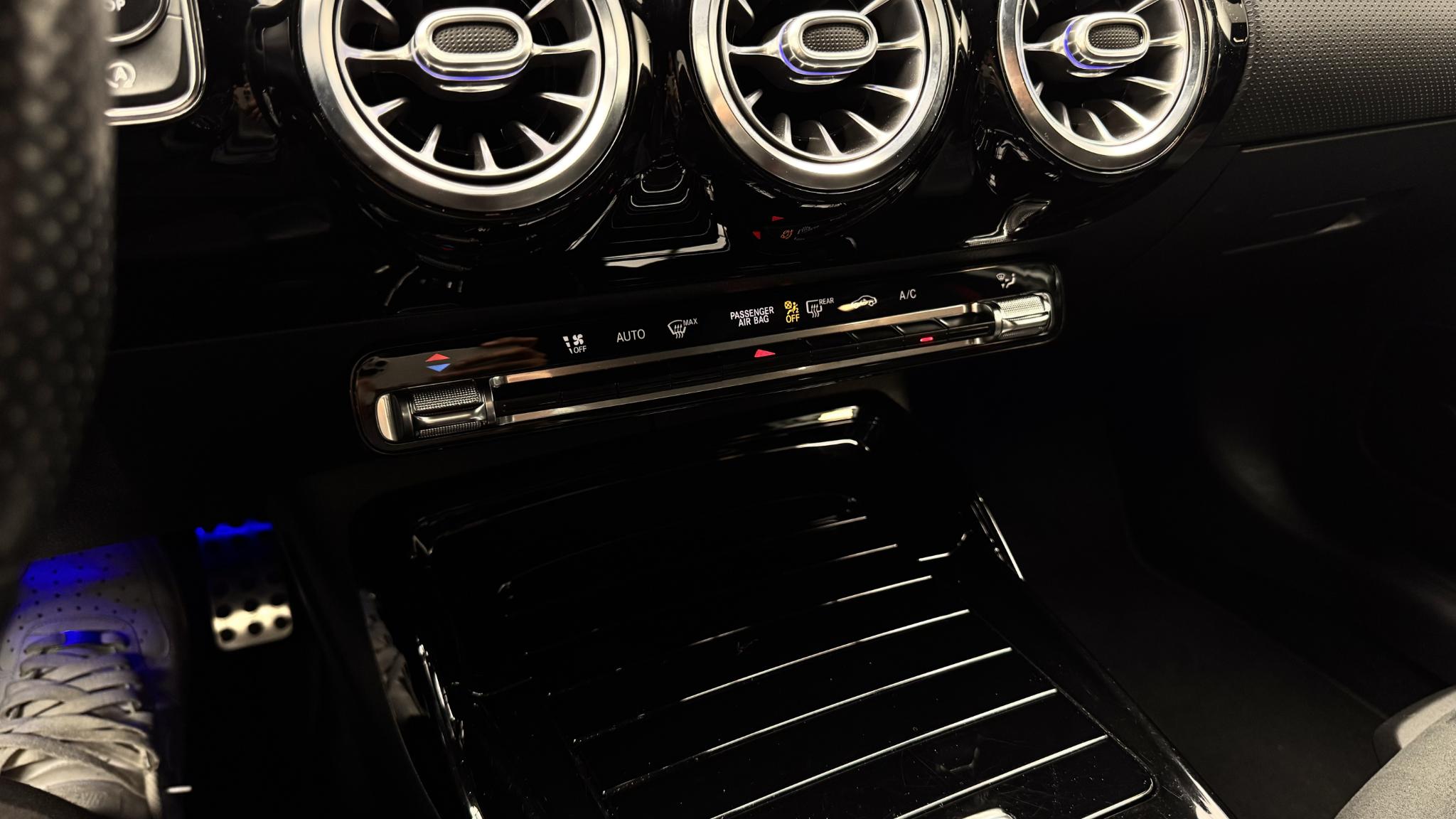Foto van Mercedes-Benz AMG A 45
