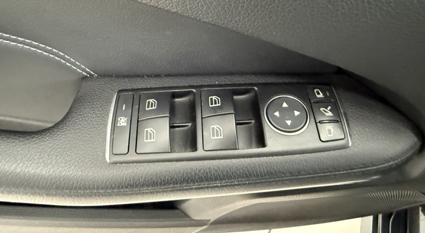 Foto van Mercedes-Benz E 200