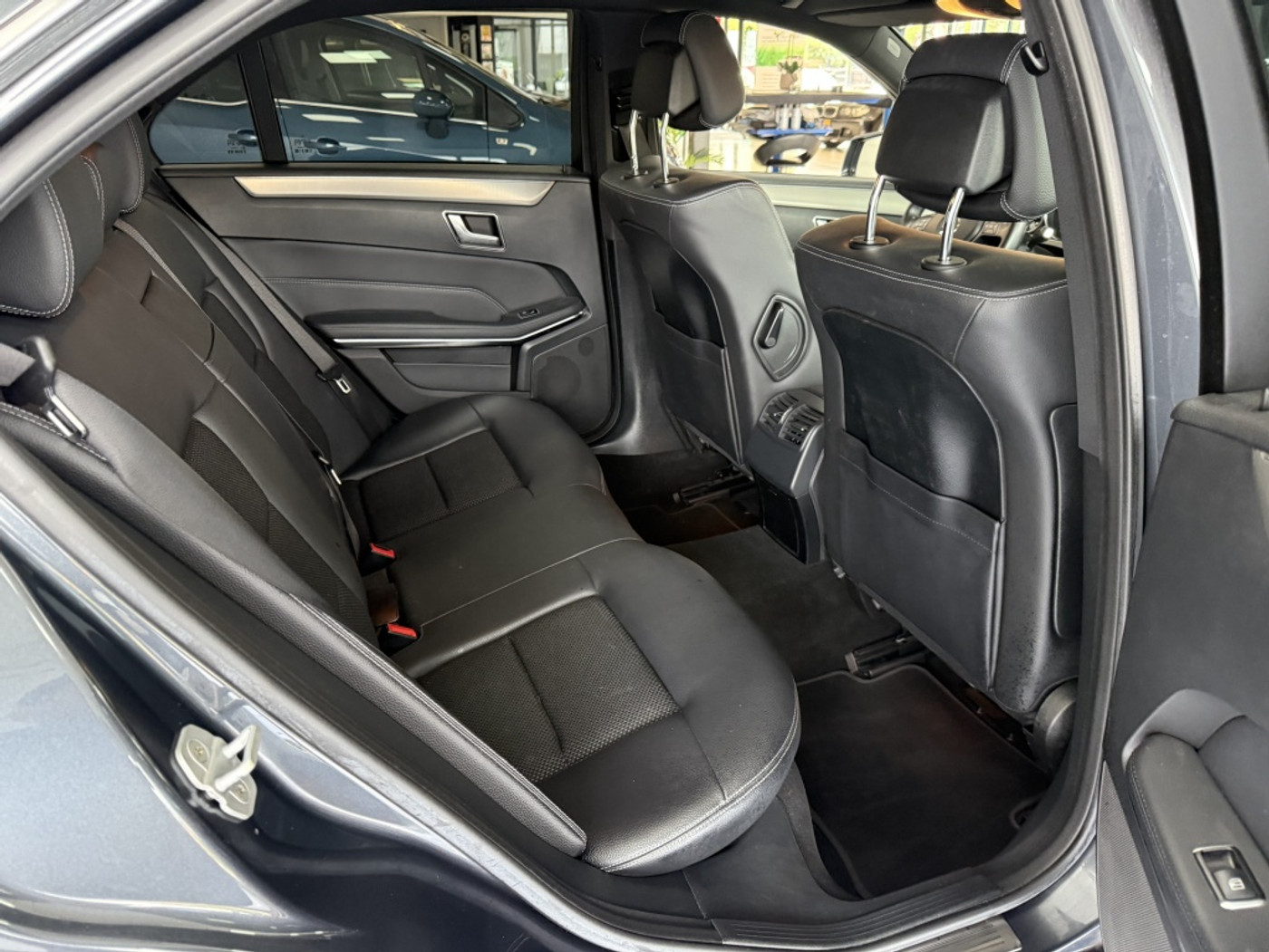 Foto van Mercedes-Benz E 200