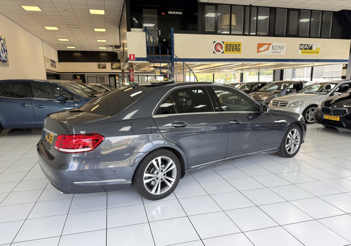 Foto van Mercedes-Benz E 200
