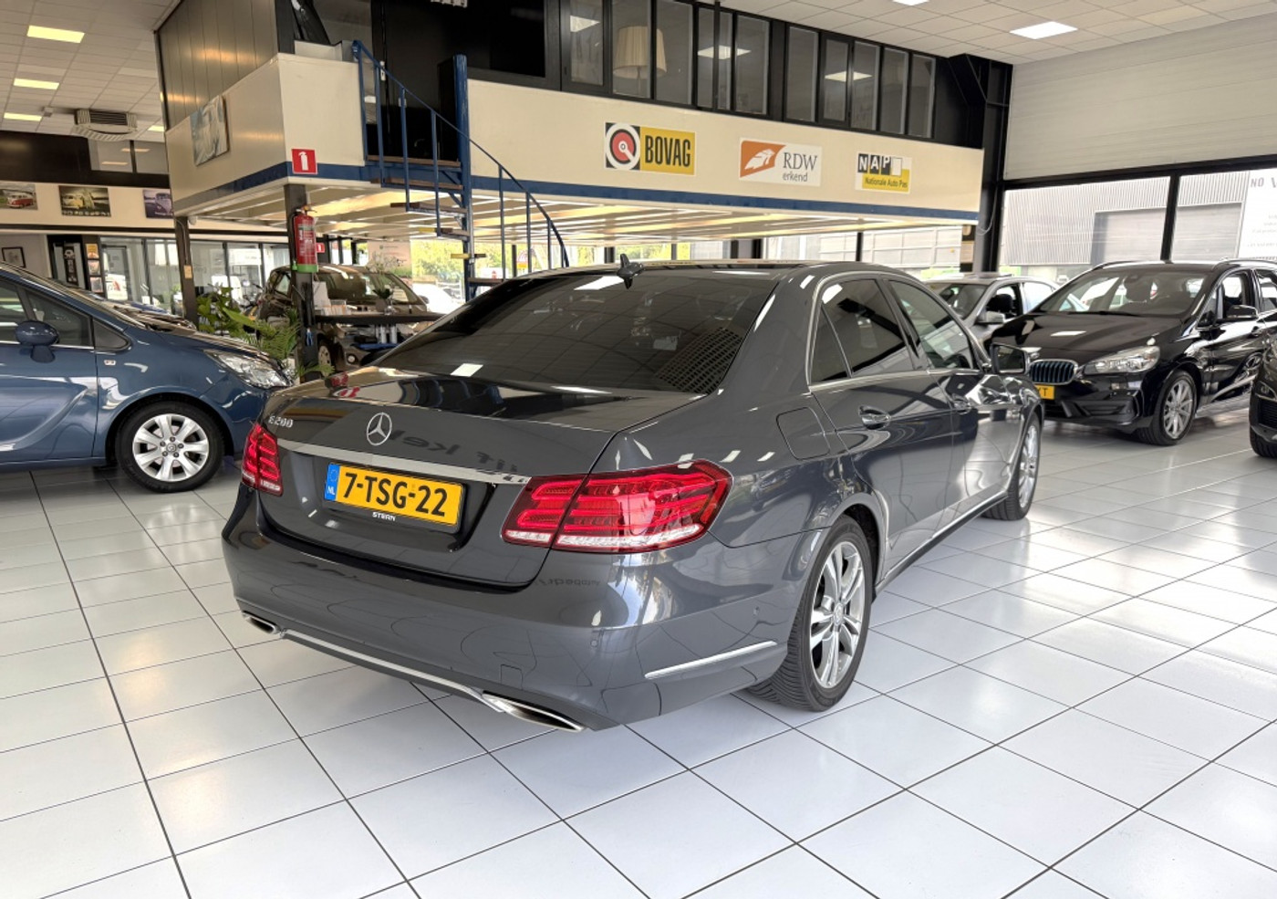 Foto van Mercedes-Benz E 200