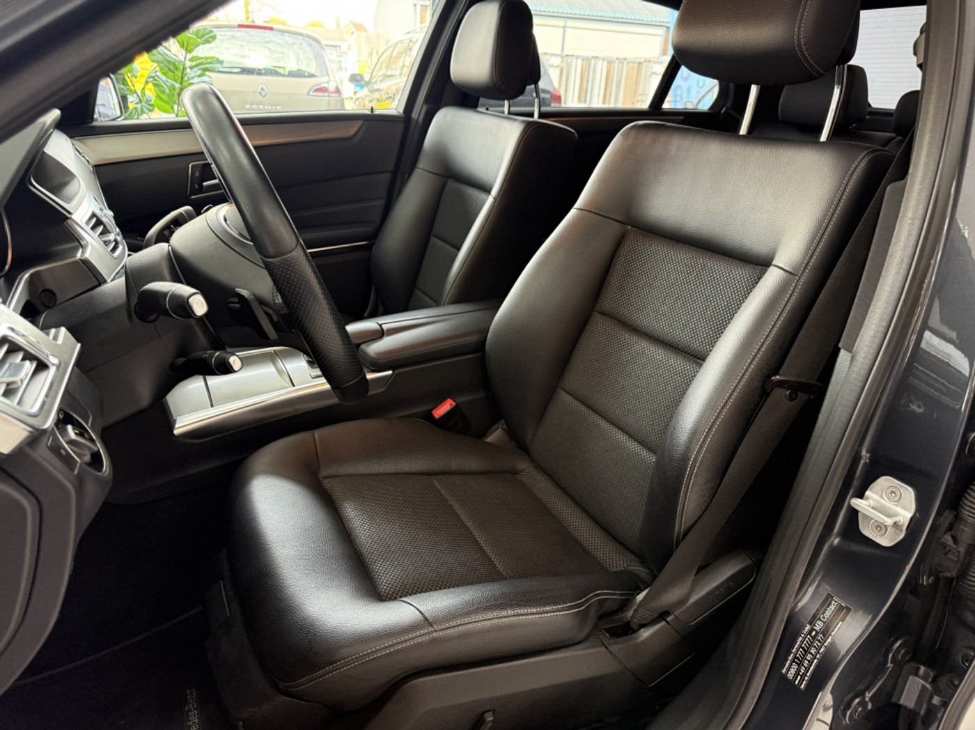Foto van Mercedes-Benz E 200