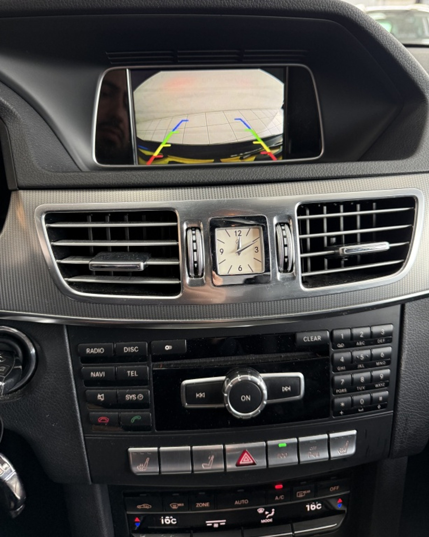 Foto van Mercedes-Benz E 200