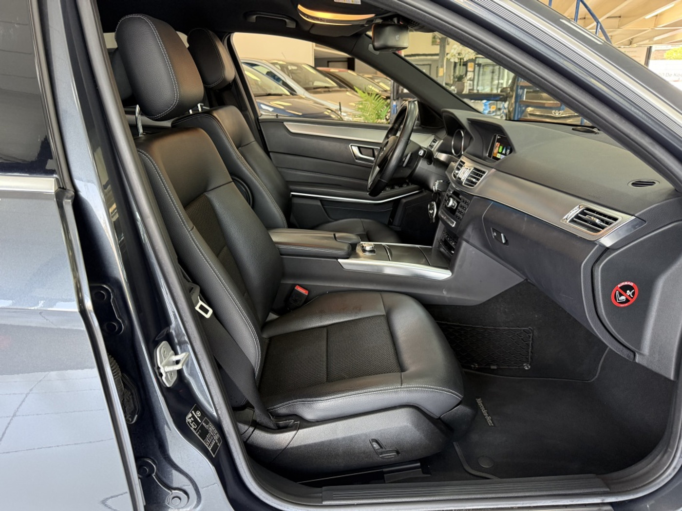 Foto van Mercedes-Benz E 200