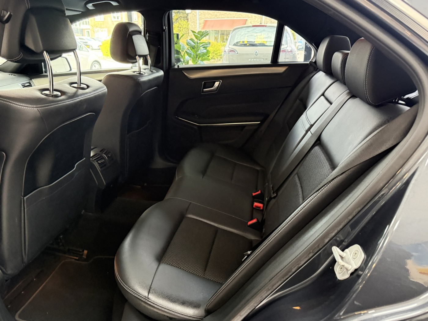 Foto van Mercedes-Benz E 200