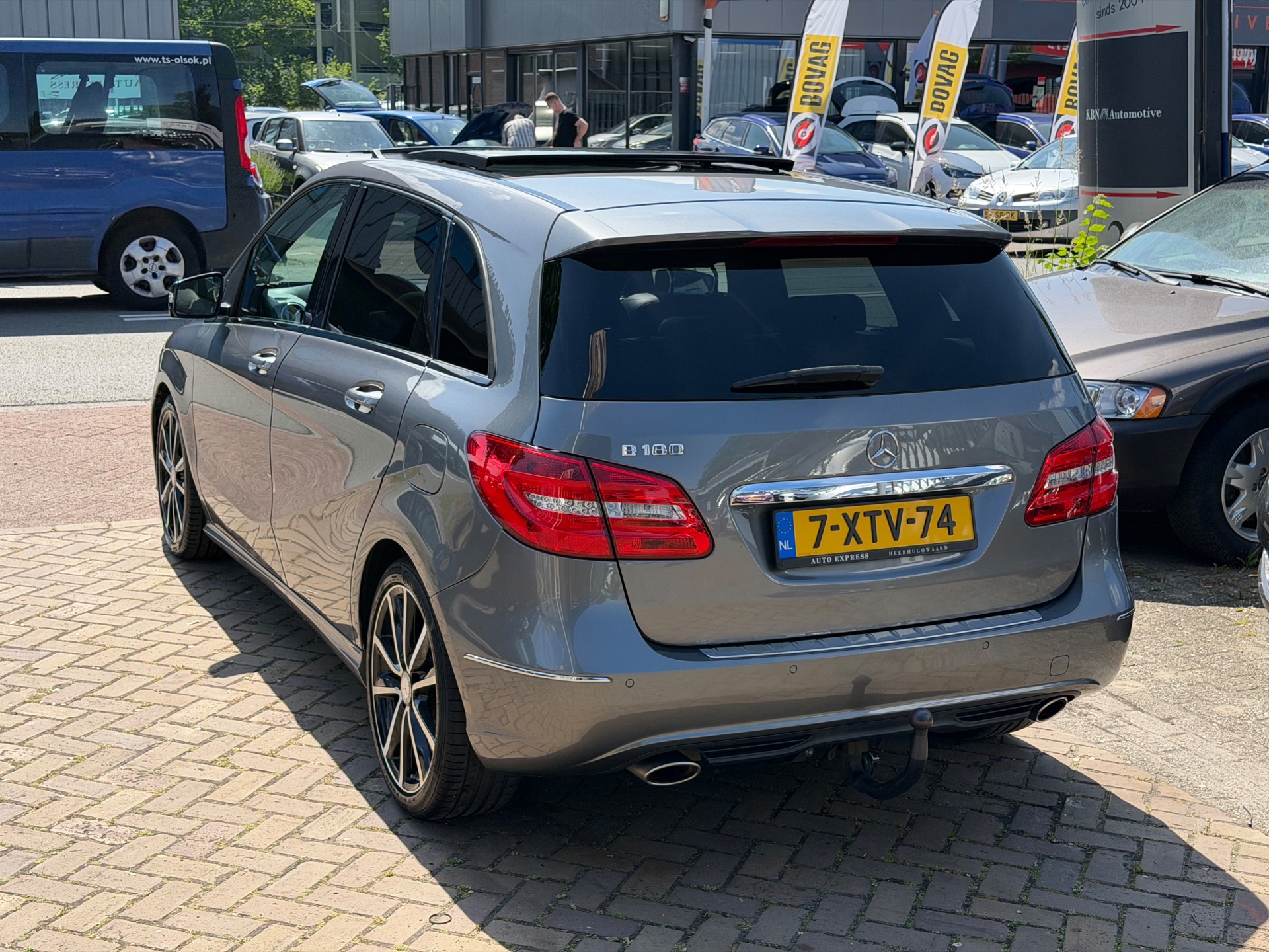 Foto van Mercedes-Benz B 180