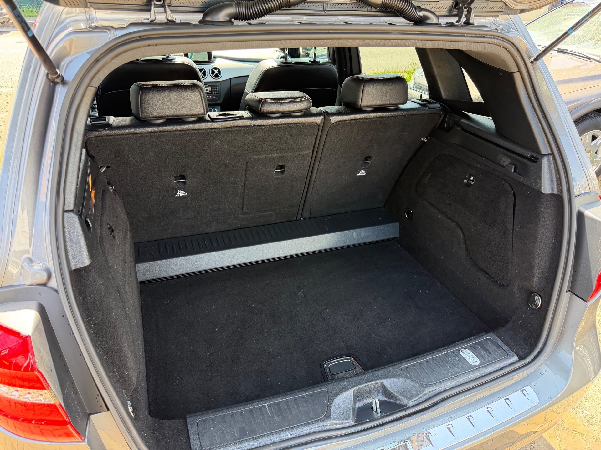 Foto van Mercedes-Benz B 180