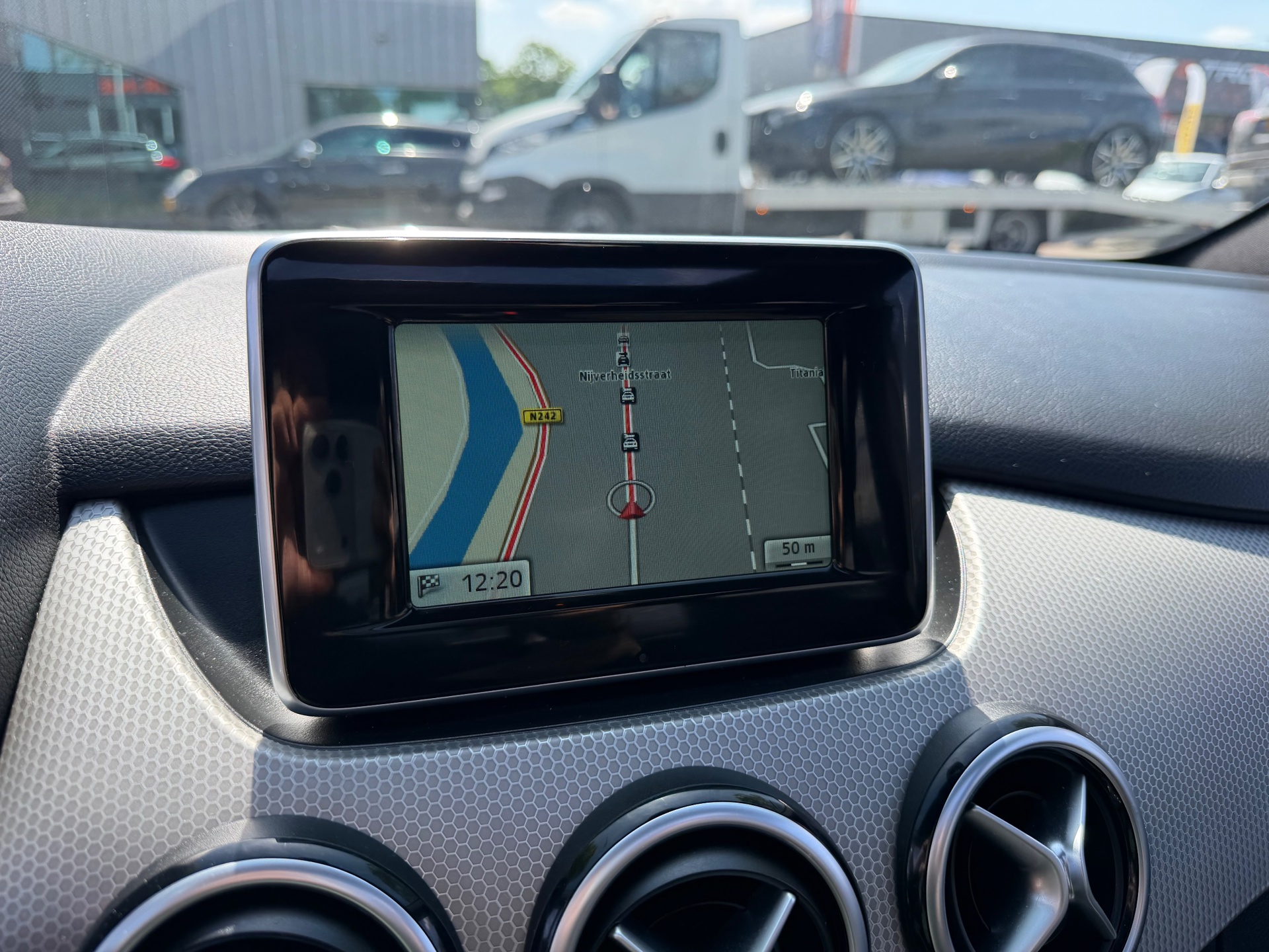 Foto van Mercedes-Benz B 180