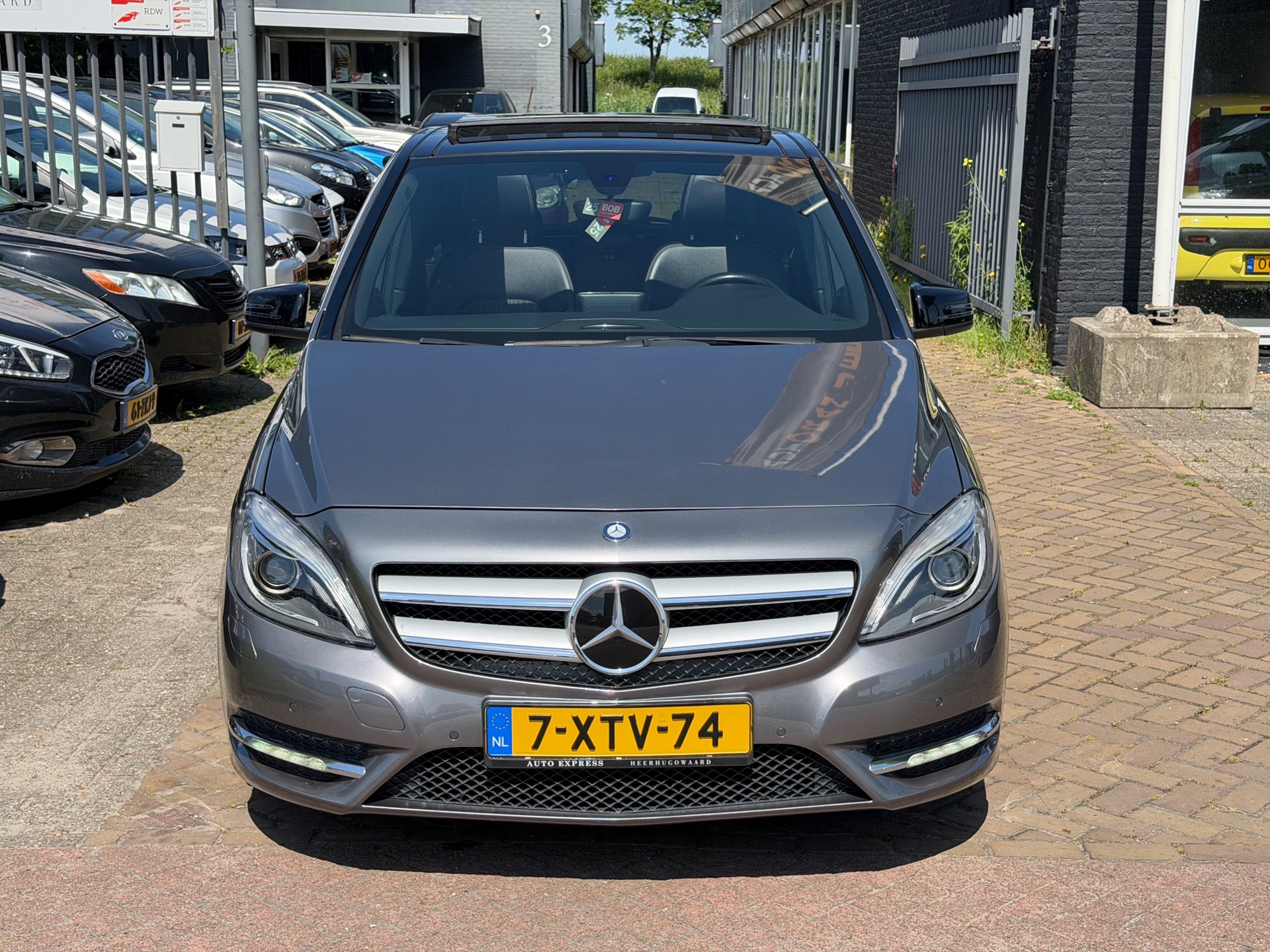 Foto van Mercedes-Benz B 180