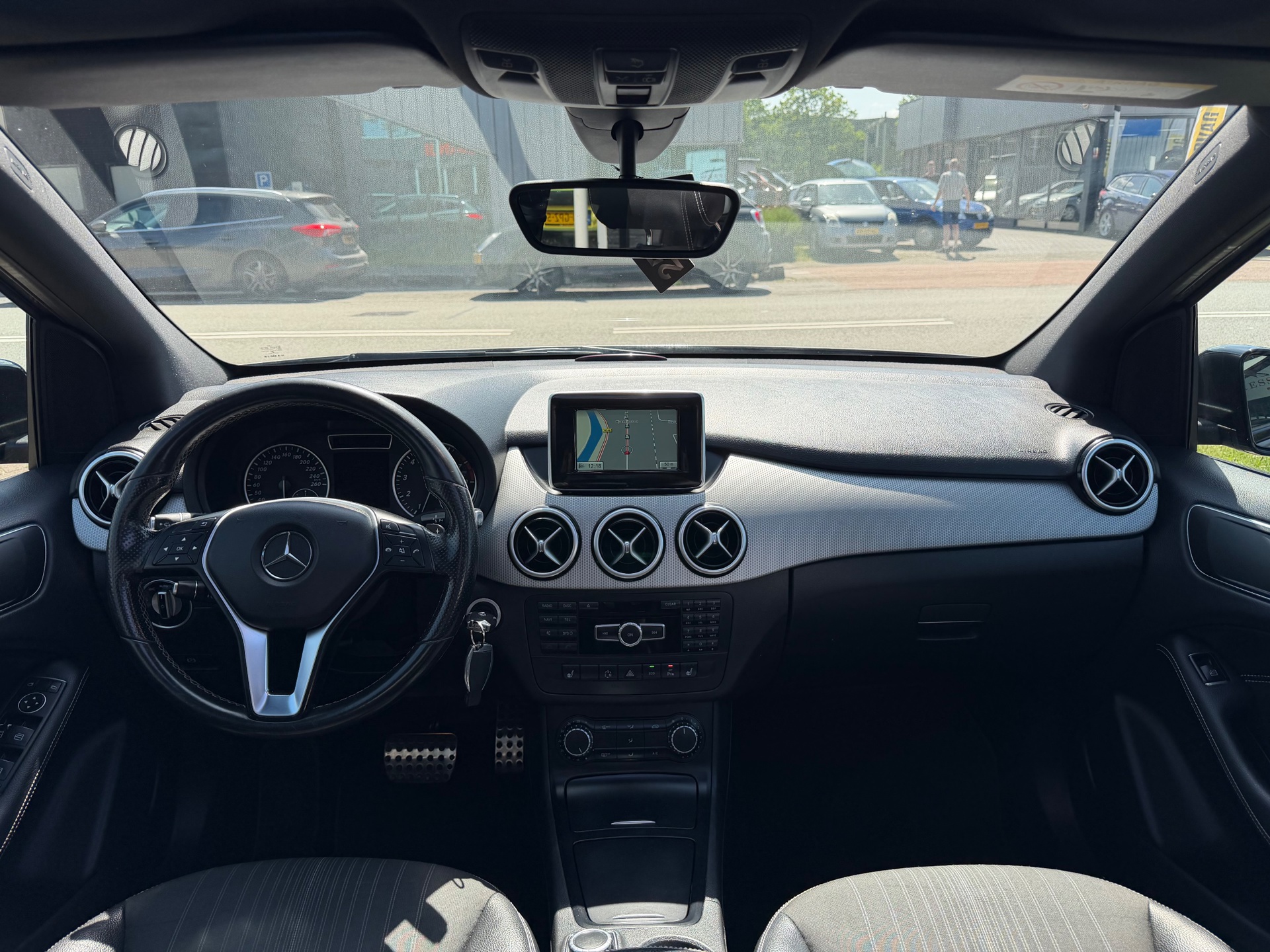 Foto van Mercedes-Benz B 180