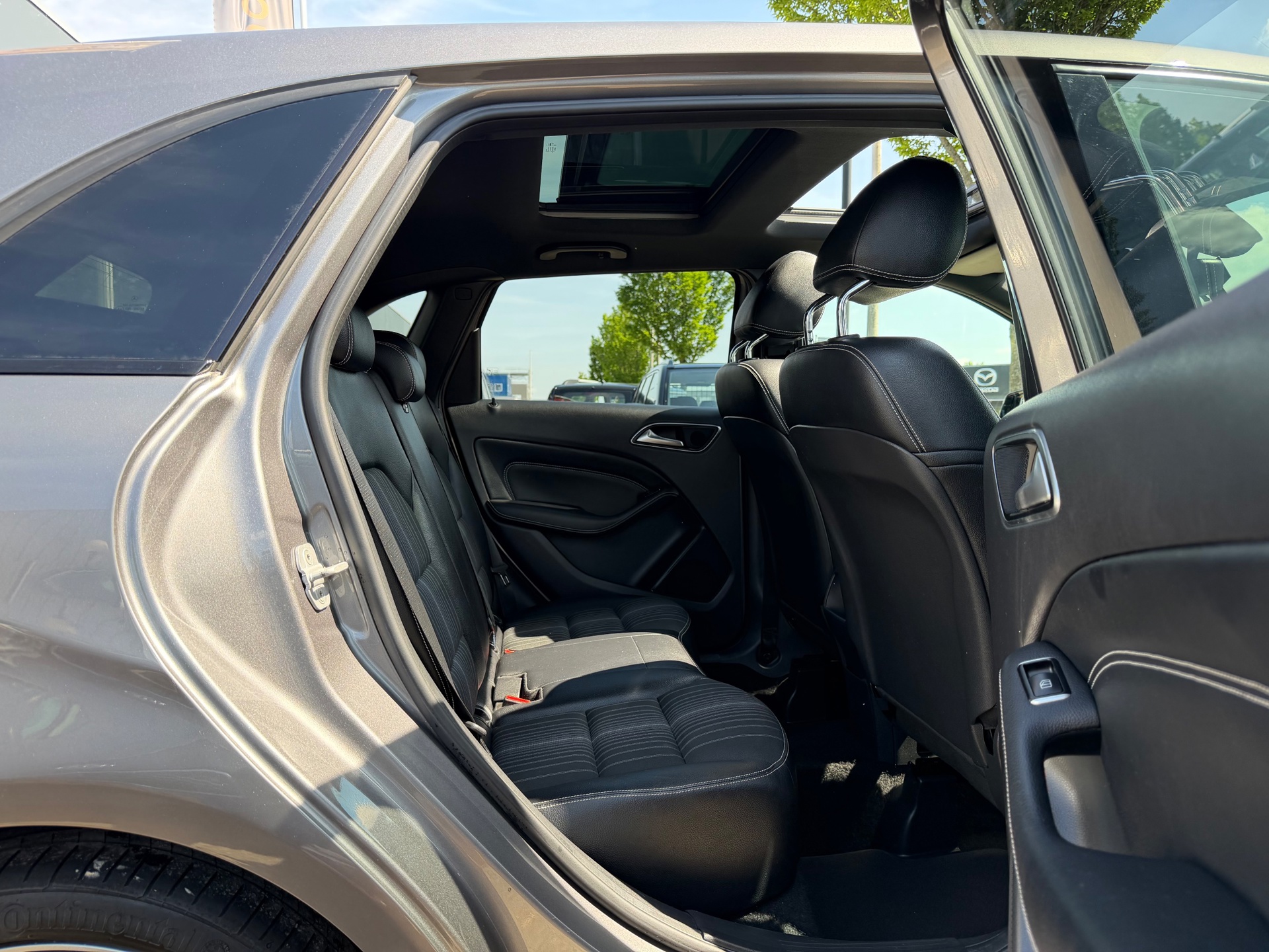Foto van Mercedes-Benz B 180