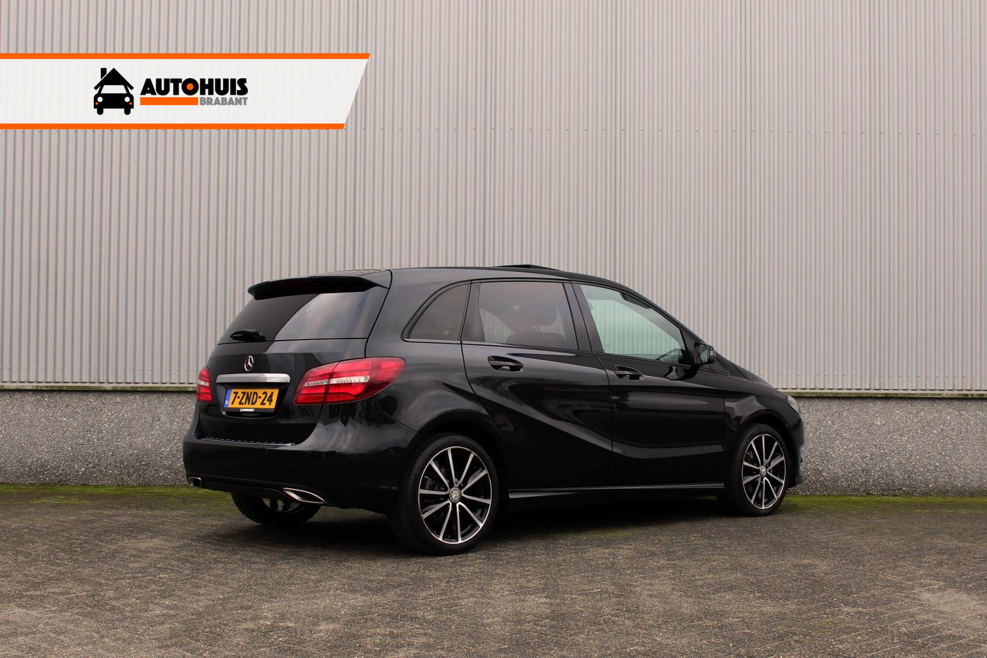 Foto van Mercedes-Benz B 180
