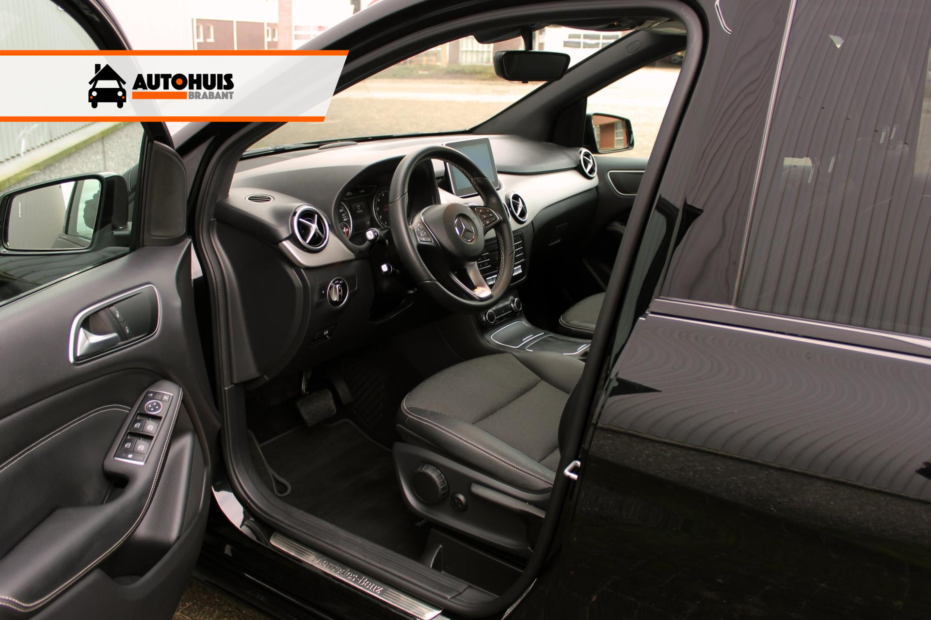 Foto van Mercedes-Benz B 180