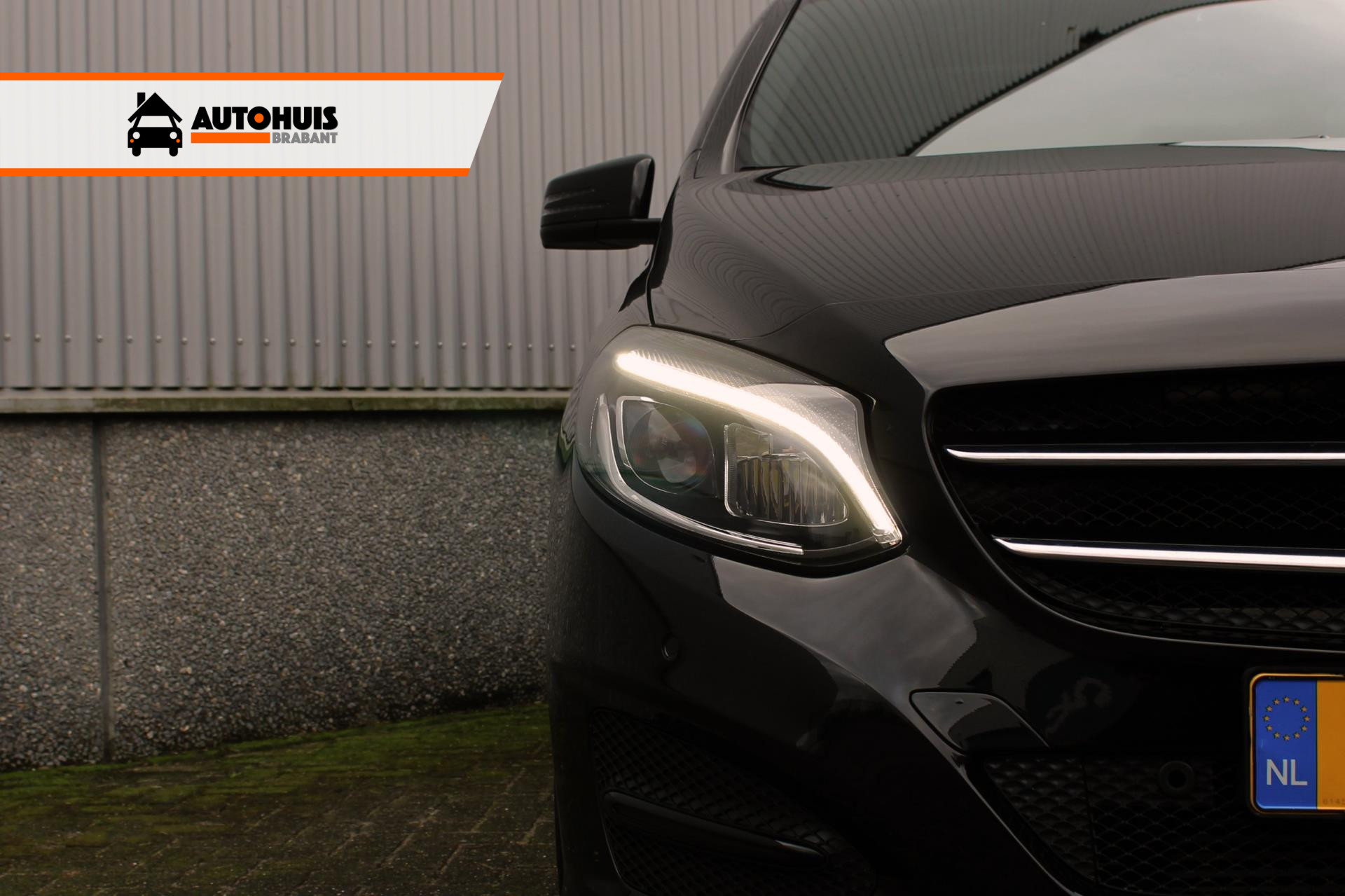Foto van Mercedes-Benz B 180