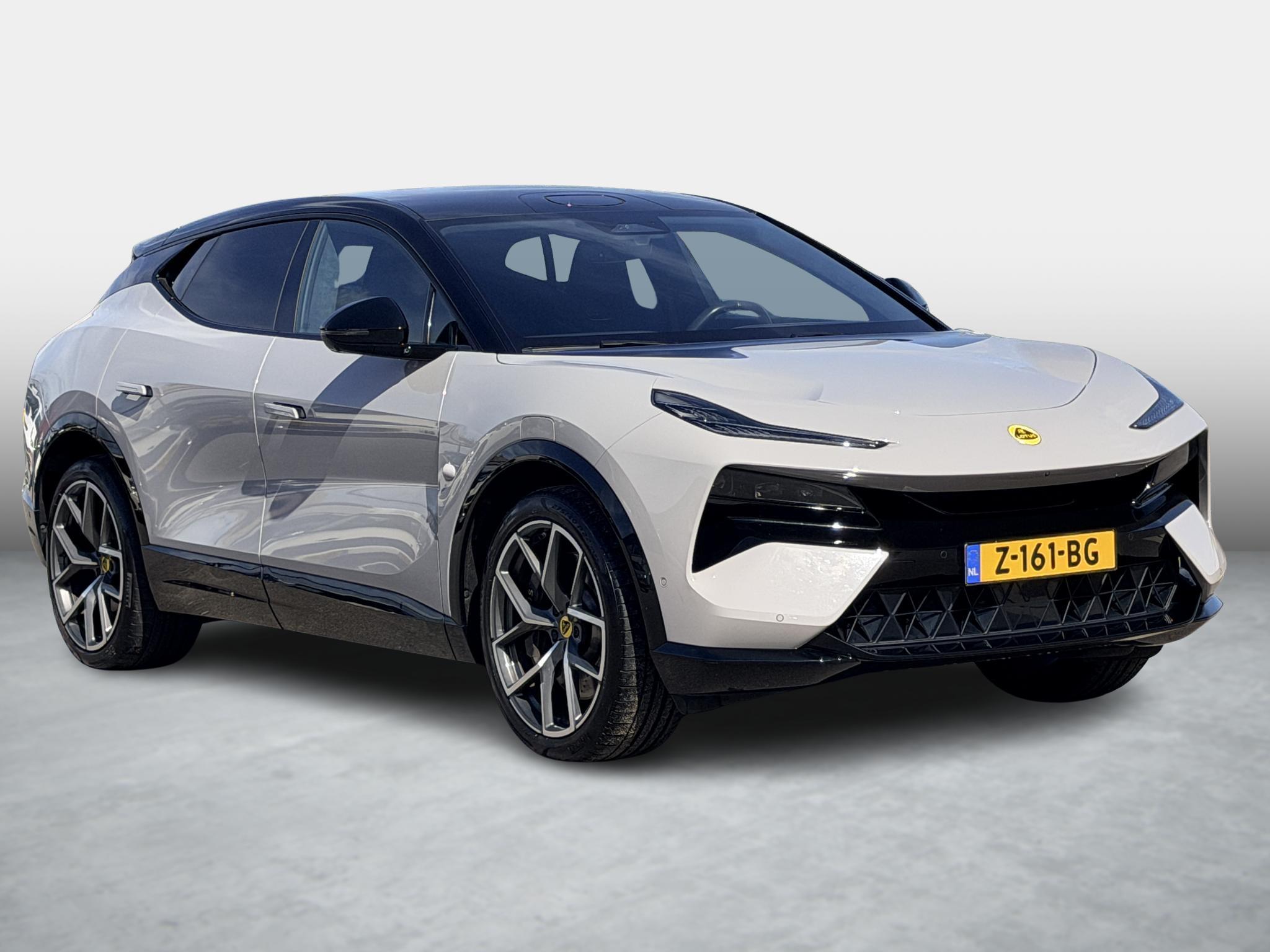 Foto van Lotus Eletre