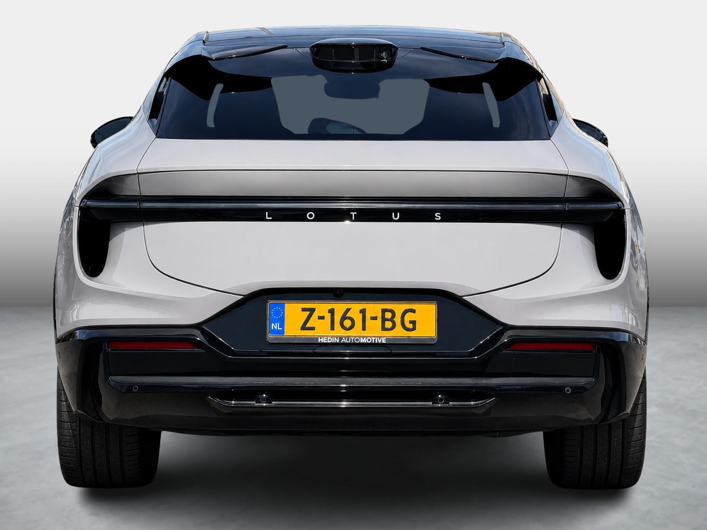 Foto van Lotus Eletre